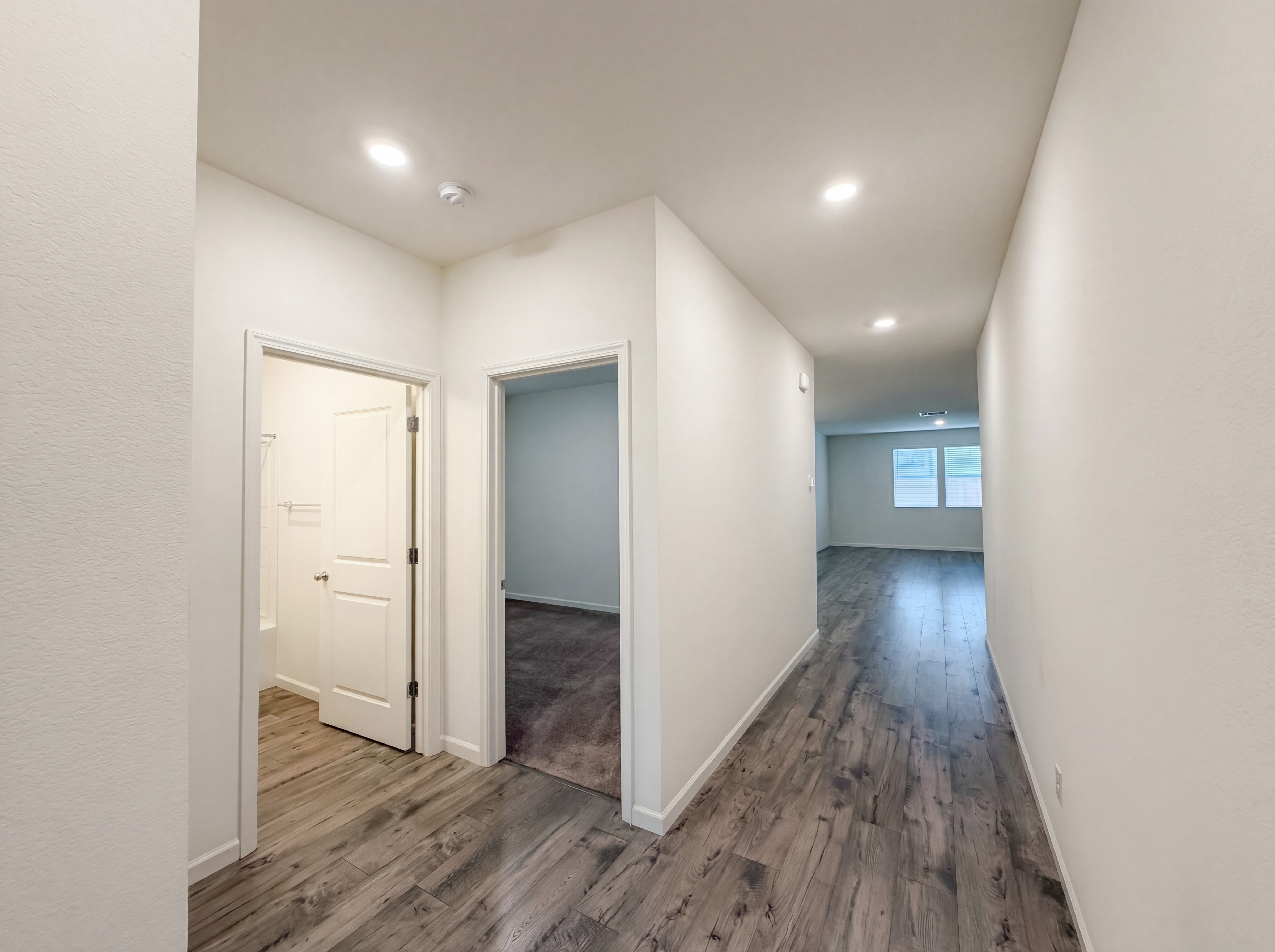 Photo 8 of 31 of 15385 Trolley St, Lathrop, CA