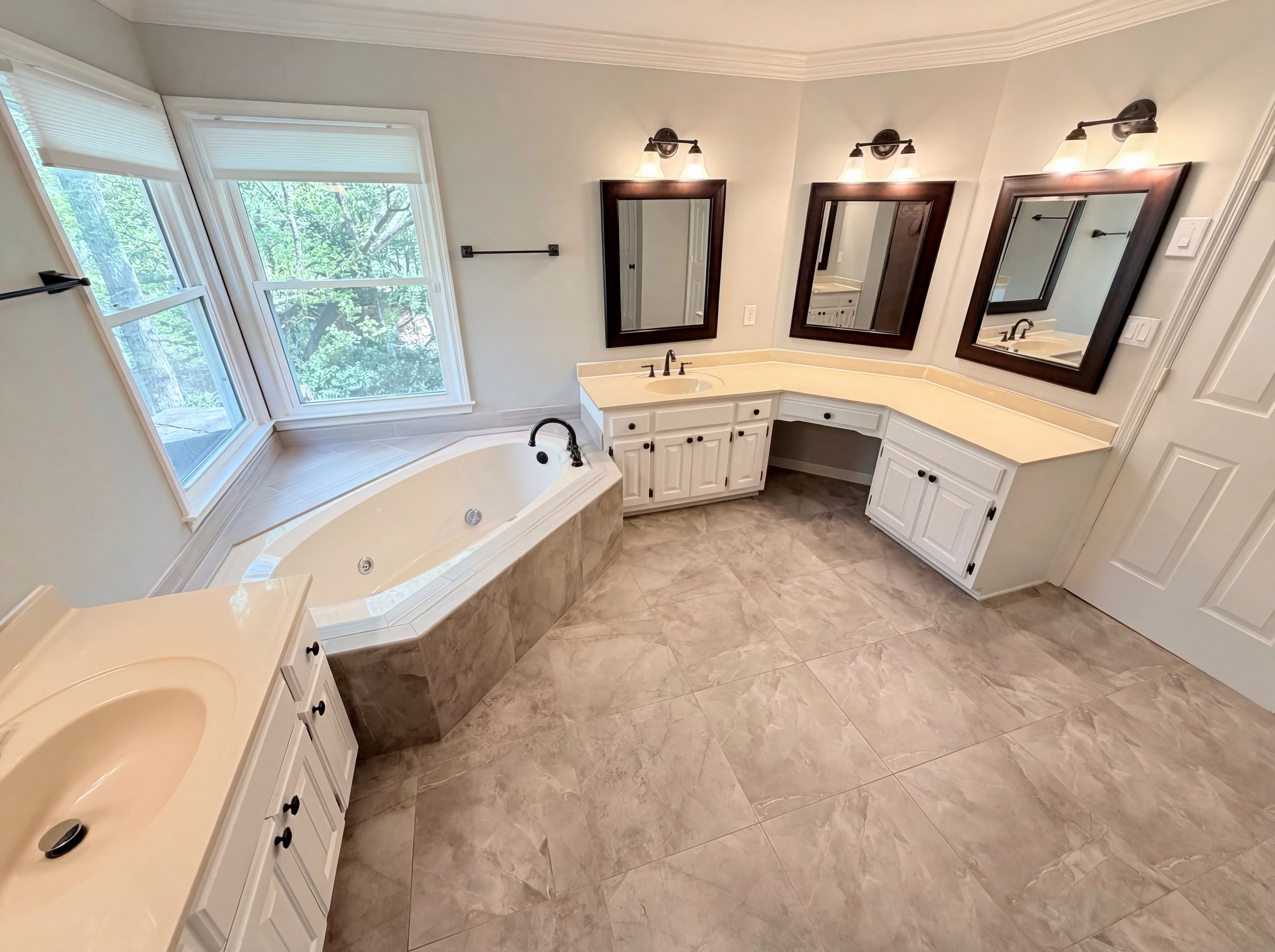 Photo 6 of 58 of 984 Forest Pond Ct, Marietta, GA