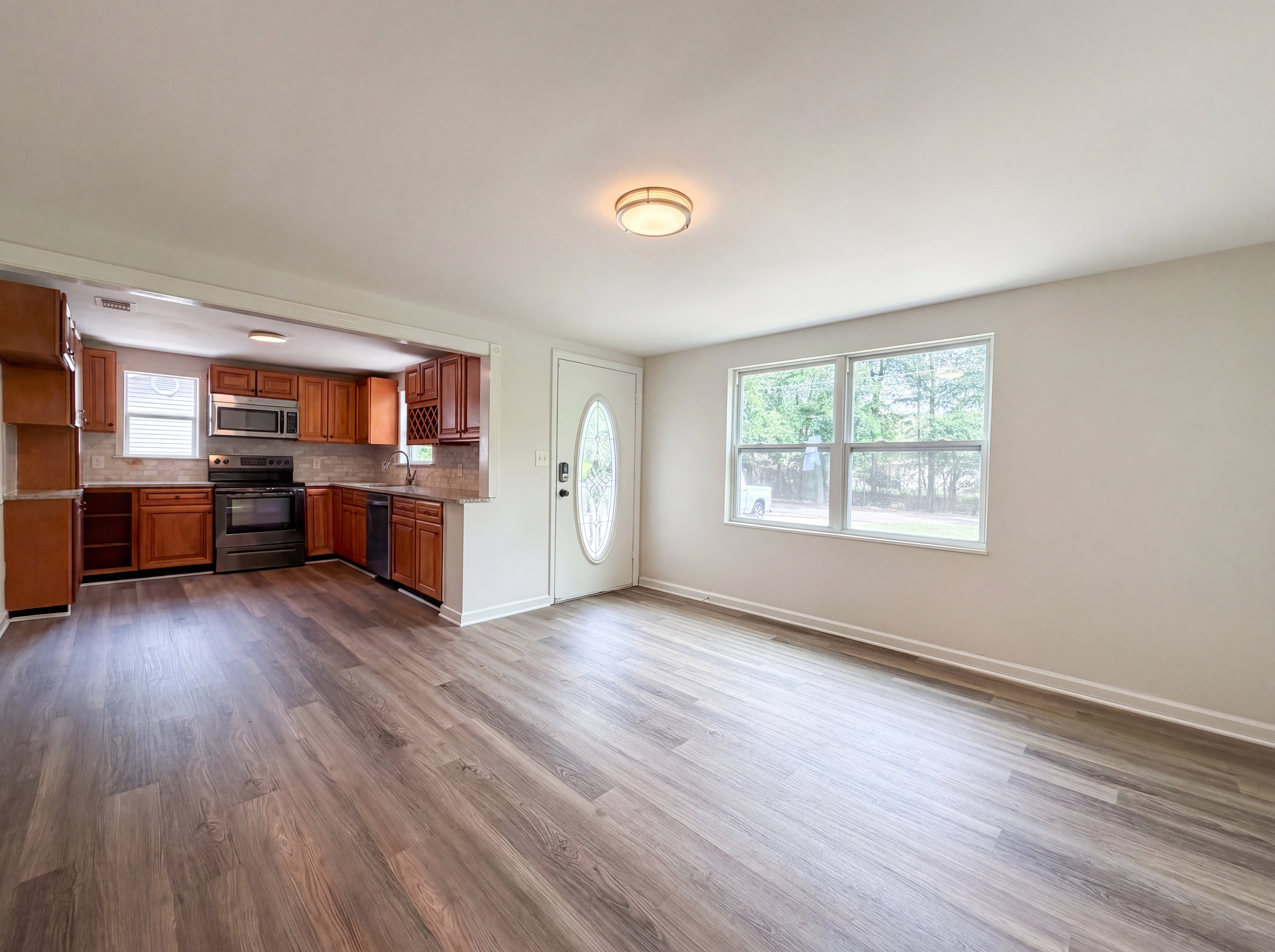 Photo 6 of 19 of 7008 Thurston Rd, Jacksonville, FL