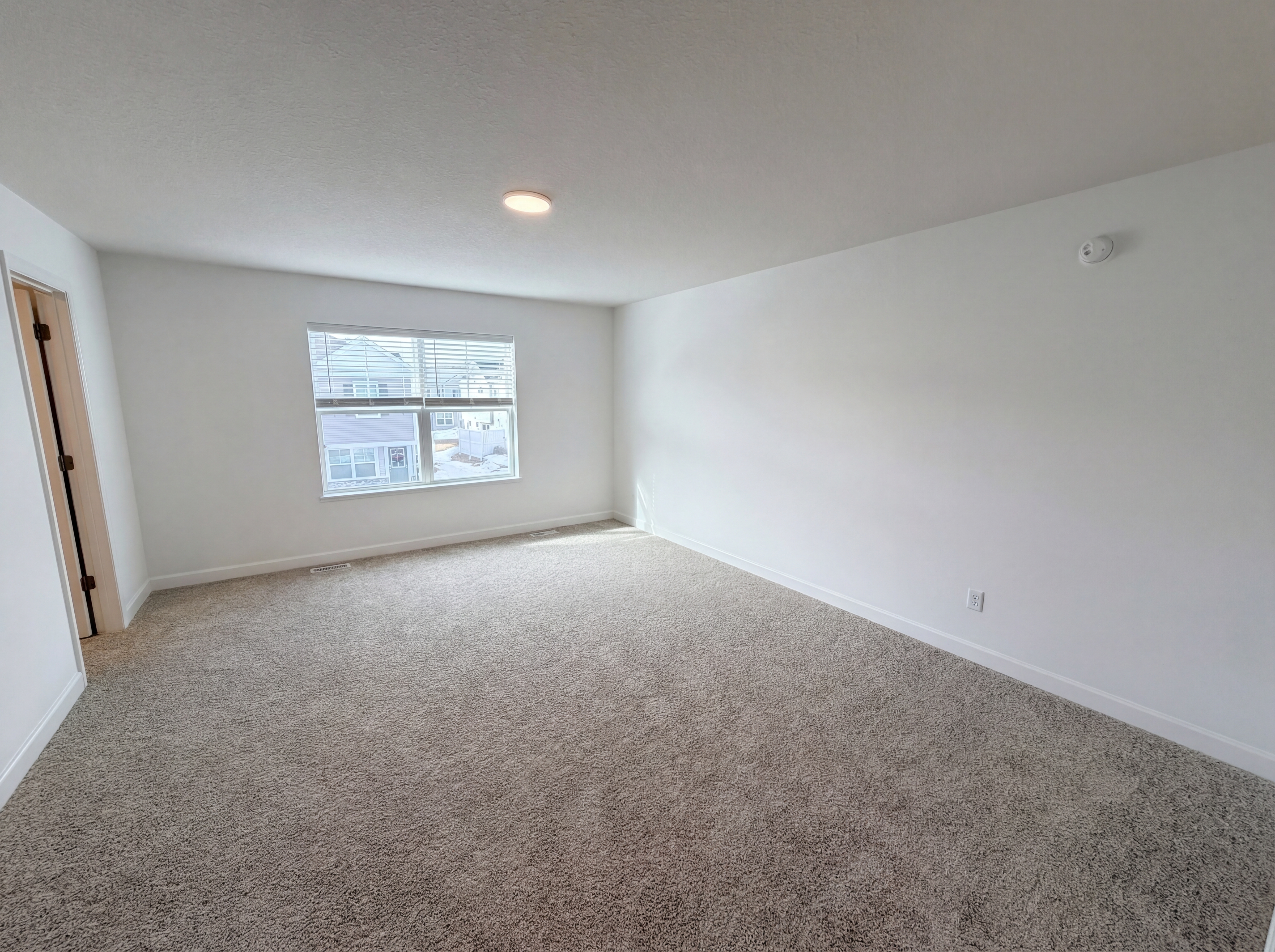 Photo 18 of 22 of 3022 Basswood St, Little Canada, MN