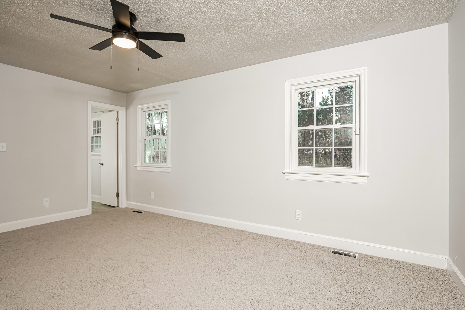 Photo 4 of 21 of 2501 Lancaster Rd NW, Wilson, NC