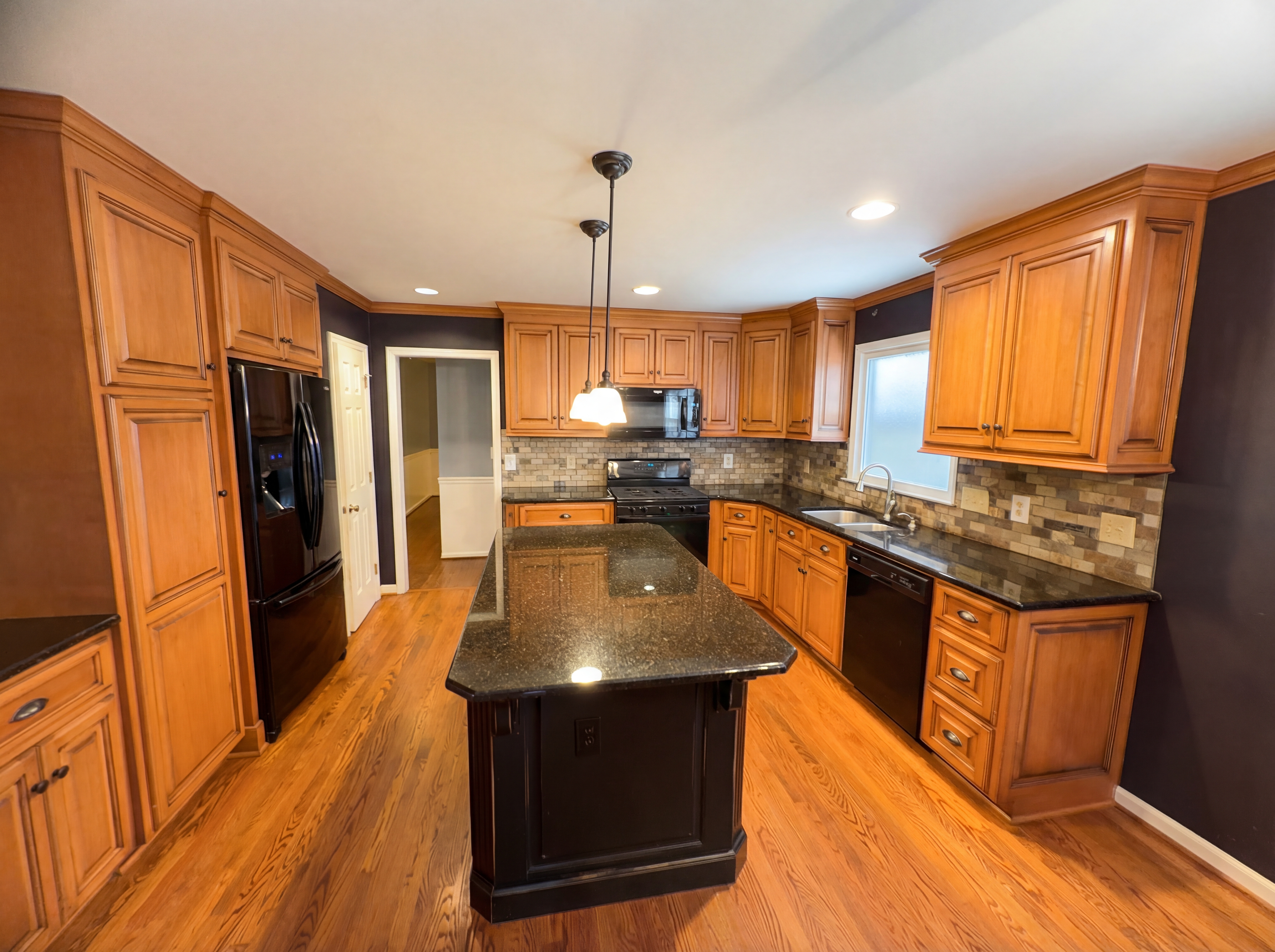 Photo 2 of 22 of 3029 Southampton Cir, Gastonia, NC