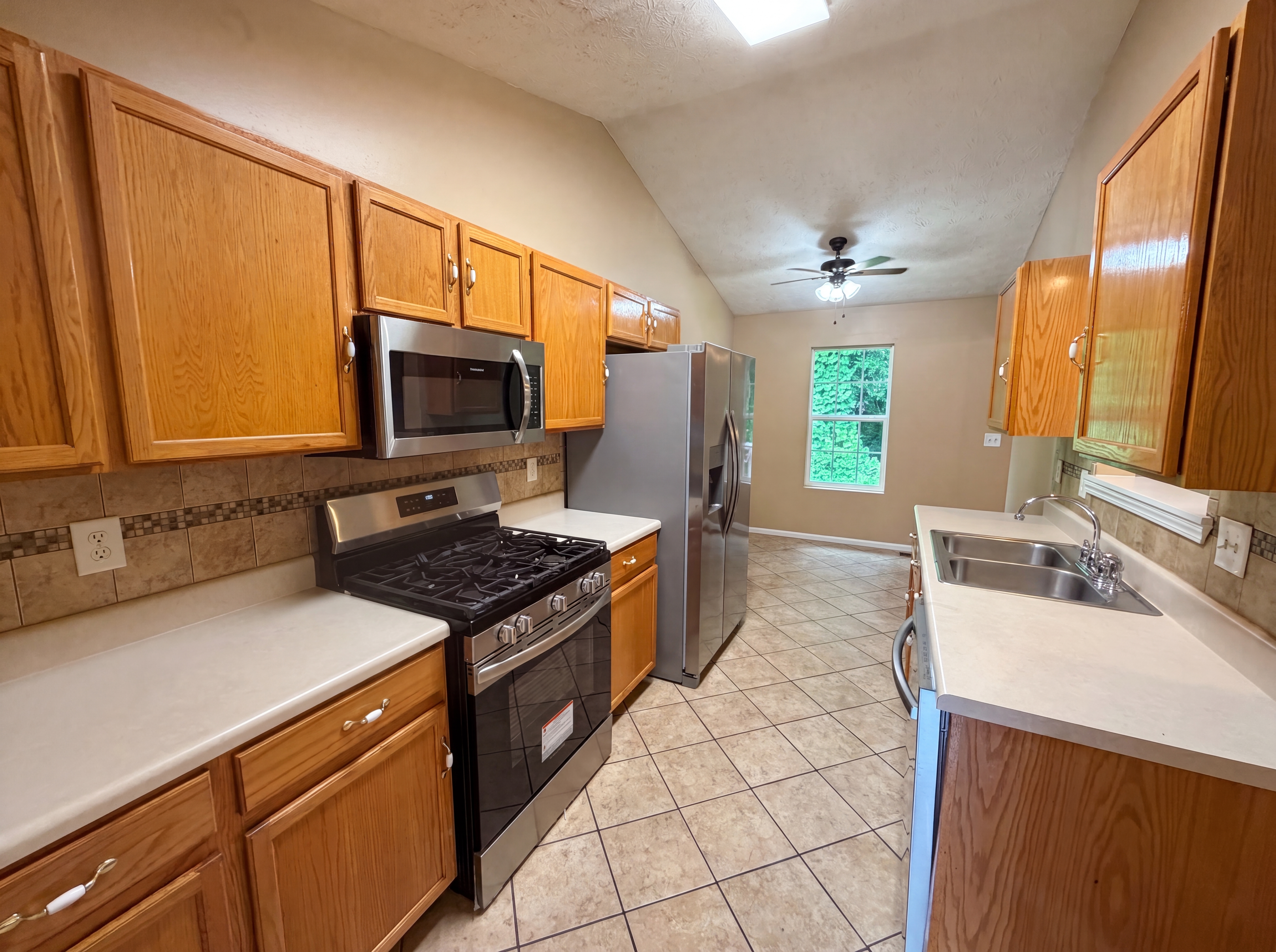 Photo 6 of 24 of 2195 Clayton Rdg, Lithonia, GA