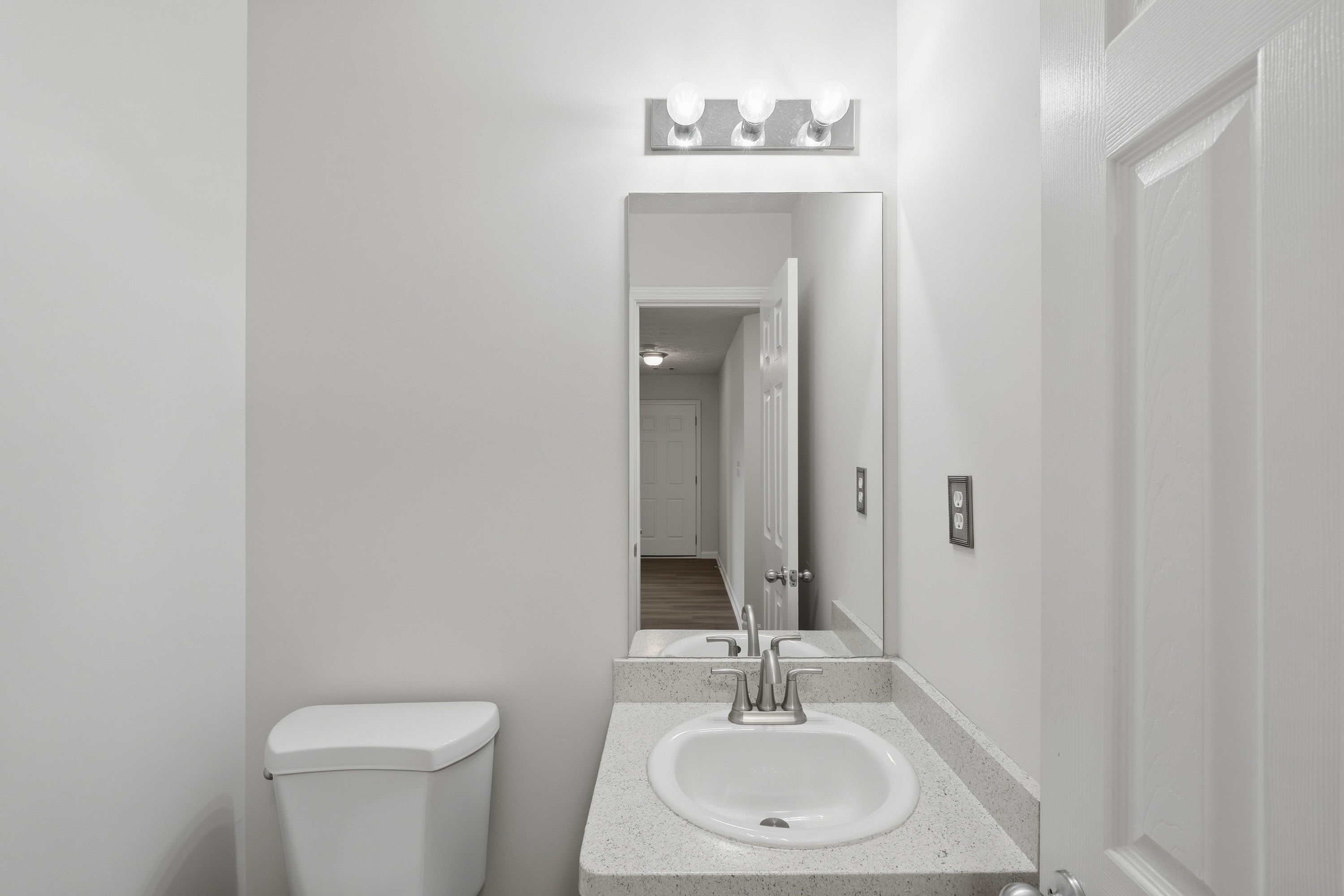 Photo 33 of 41 of 2213 Pine View Trl, Ellenwood, GA