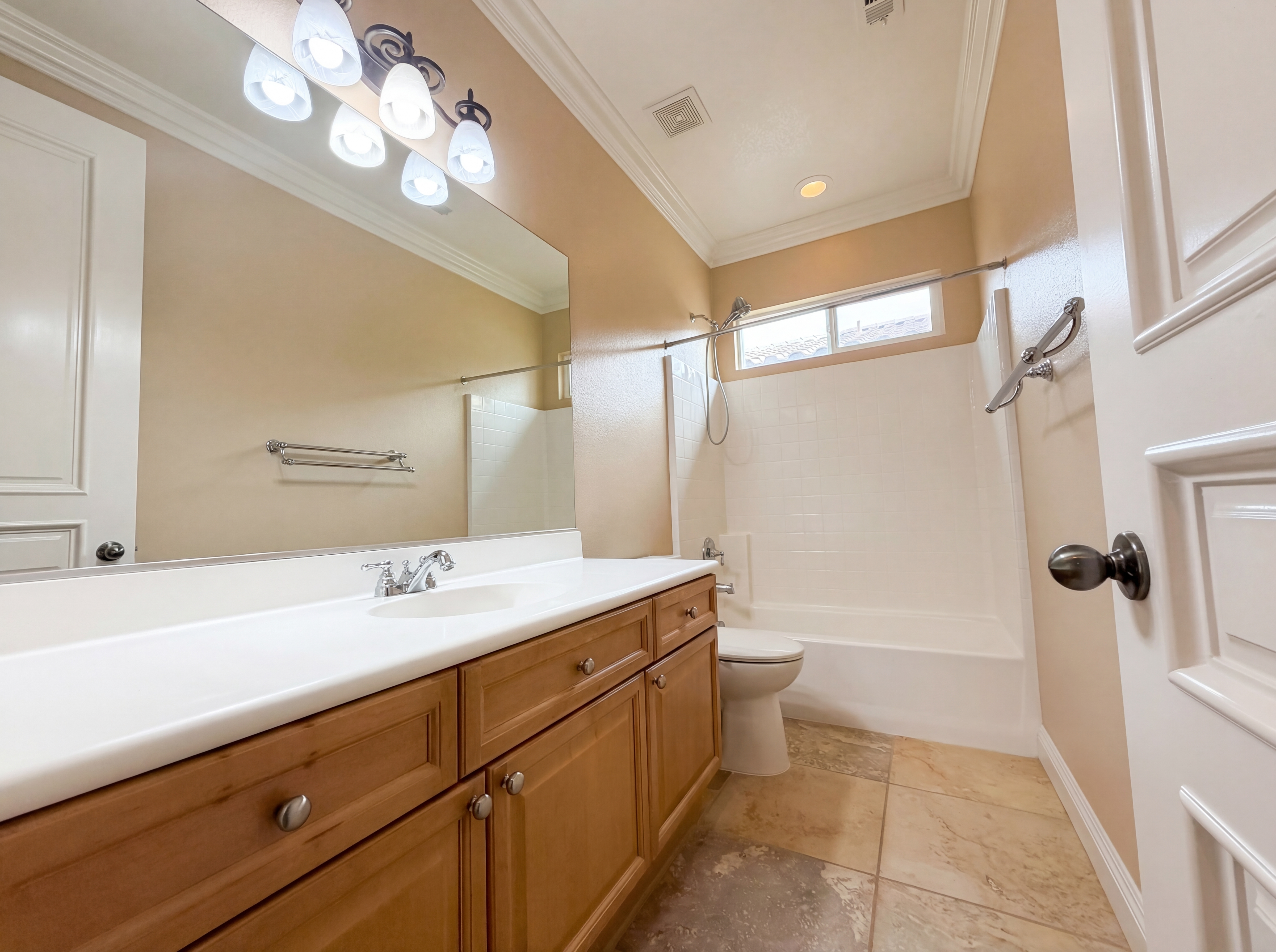 Photo 19 of 60 of 23 Plaza Modena, Lake Elsinore, CA