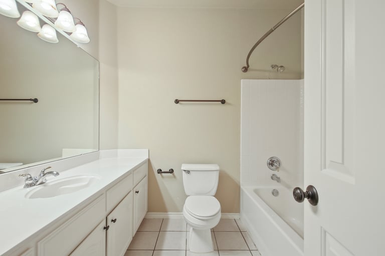 Photo 24 of 29 - 2308 Calmont Dr, Arlington, TX 76001