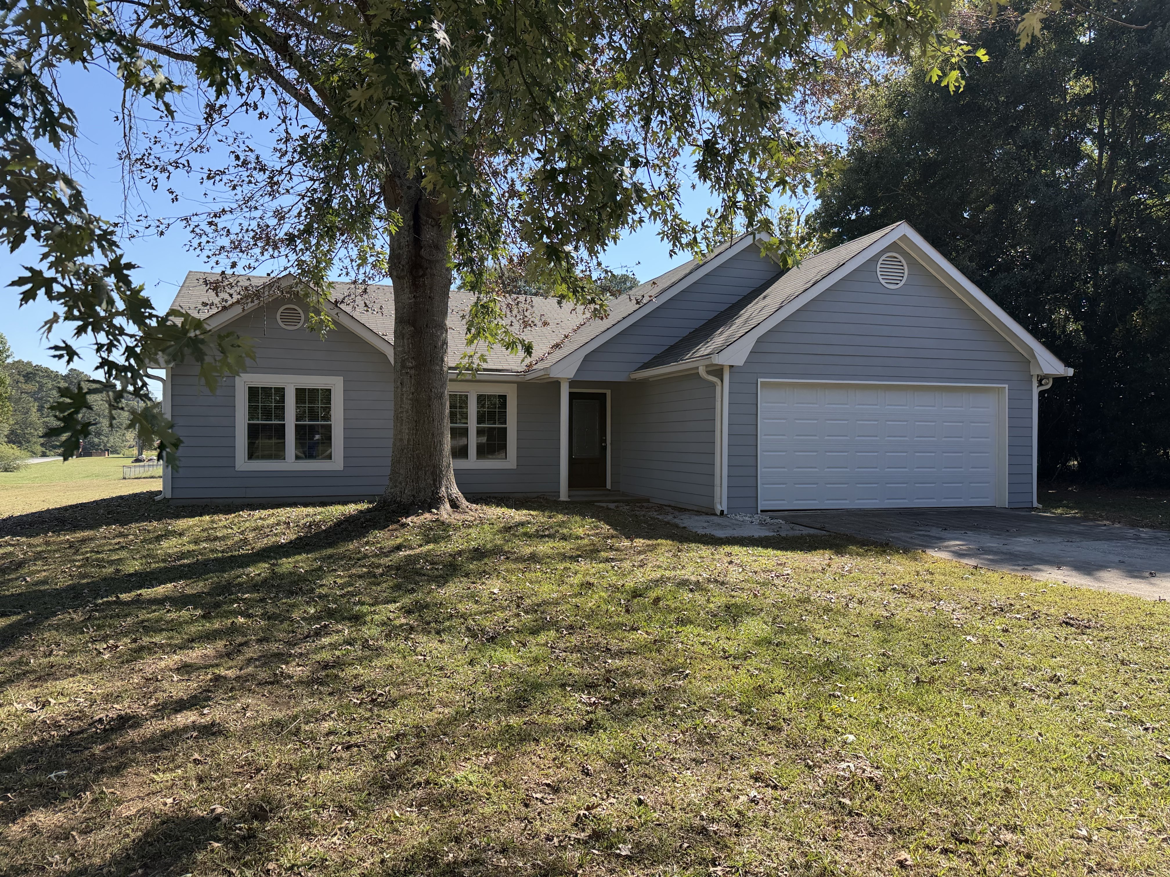 Photo 23 of 26 of 3040 Raymonds Ct, Loganville, GA