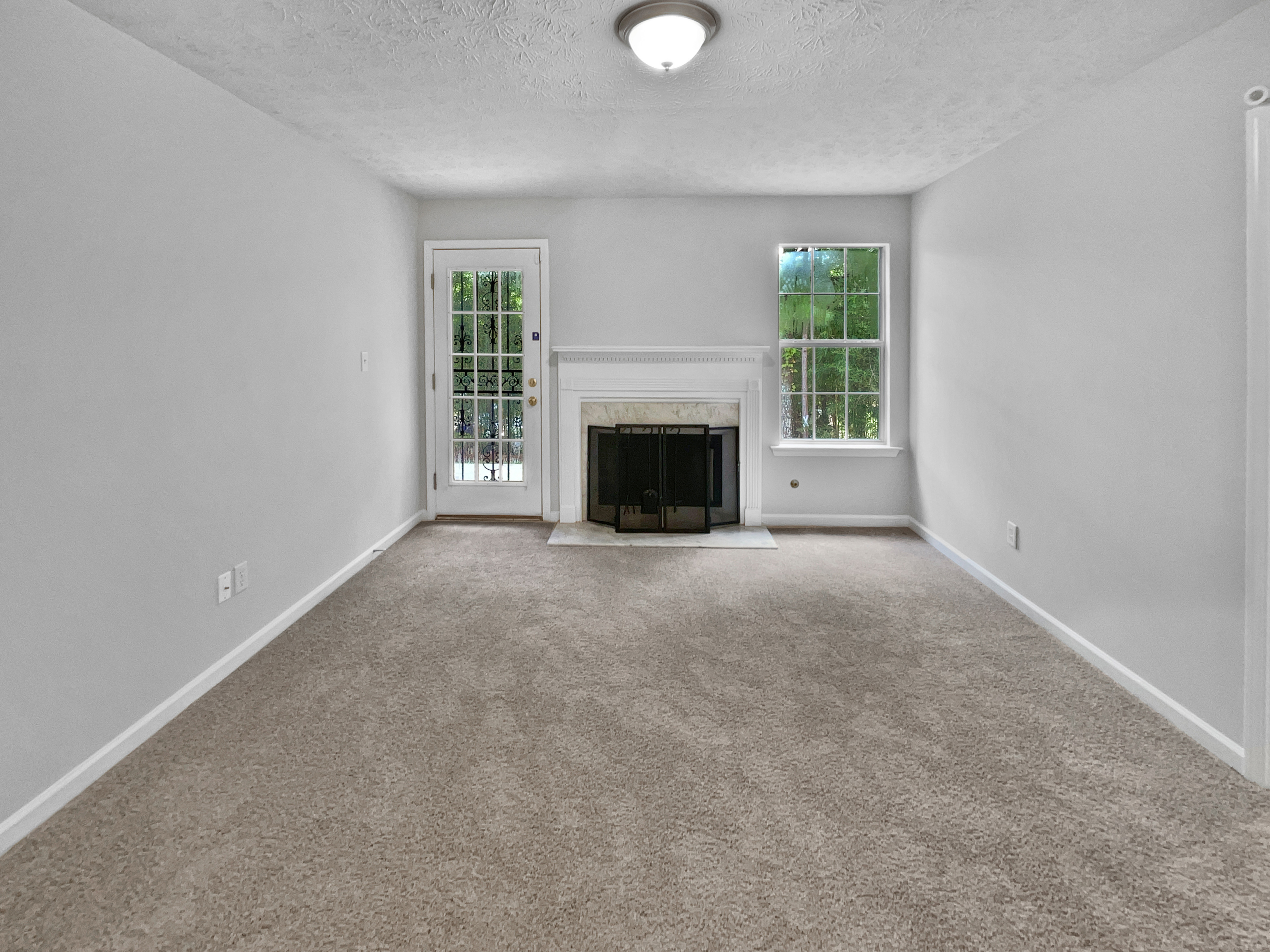 Photo 3 of 25 of 834 Pine Shoals Ct, Atlanta, GA