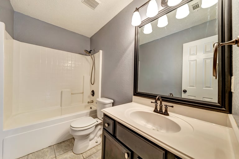 Photo 22 of 27 - 645 Babbling Brook Dr, Saginaw, TX 76179