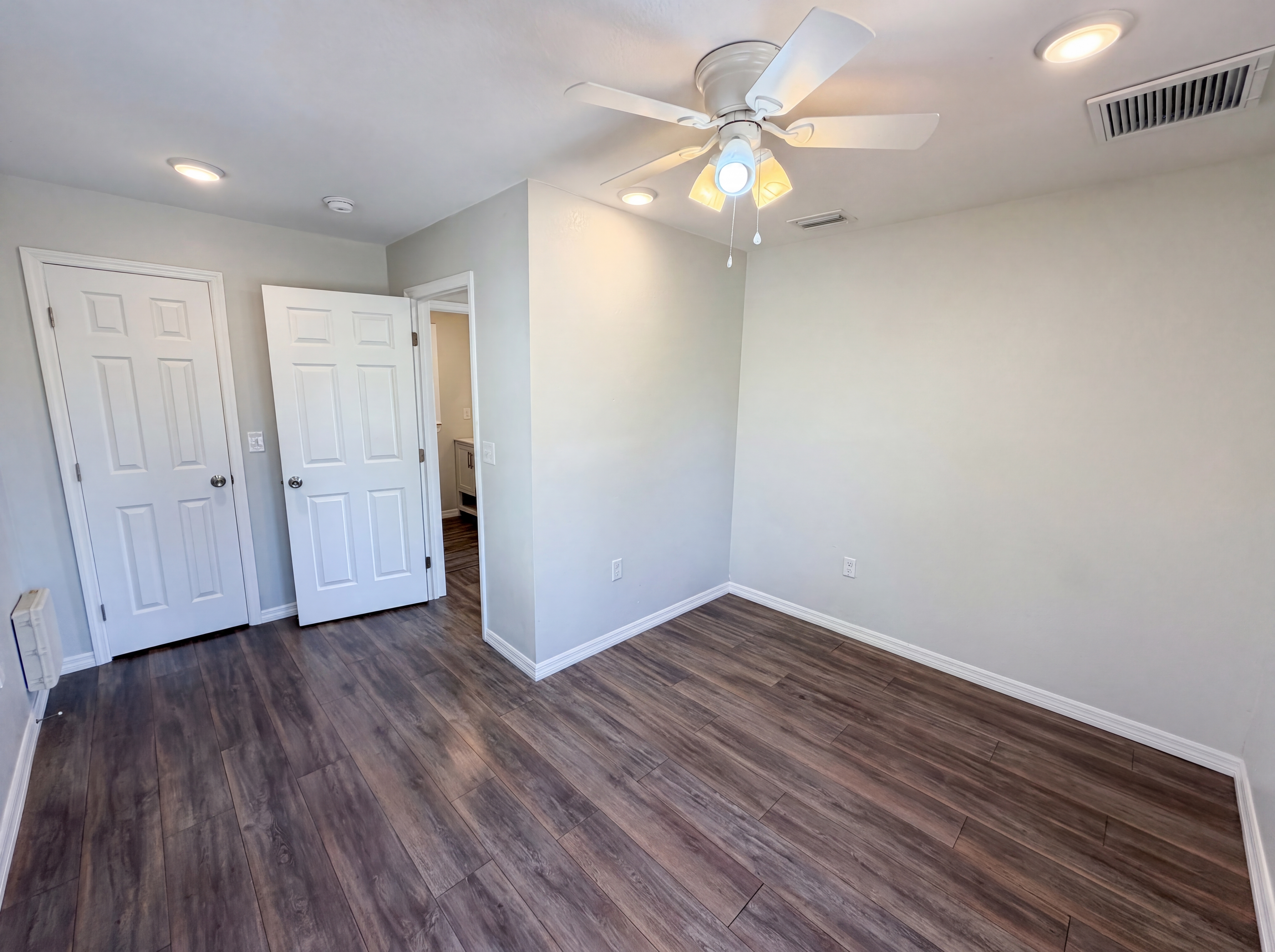 Photo 4 of 19 of 5005 Tangerine Ave S, Gulfport, FL