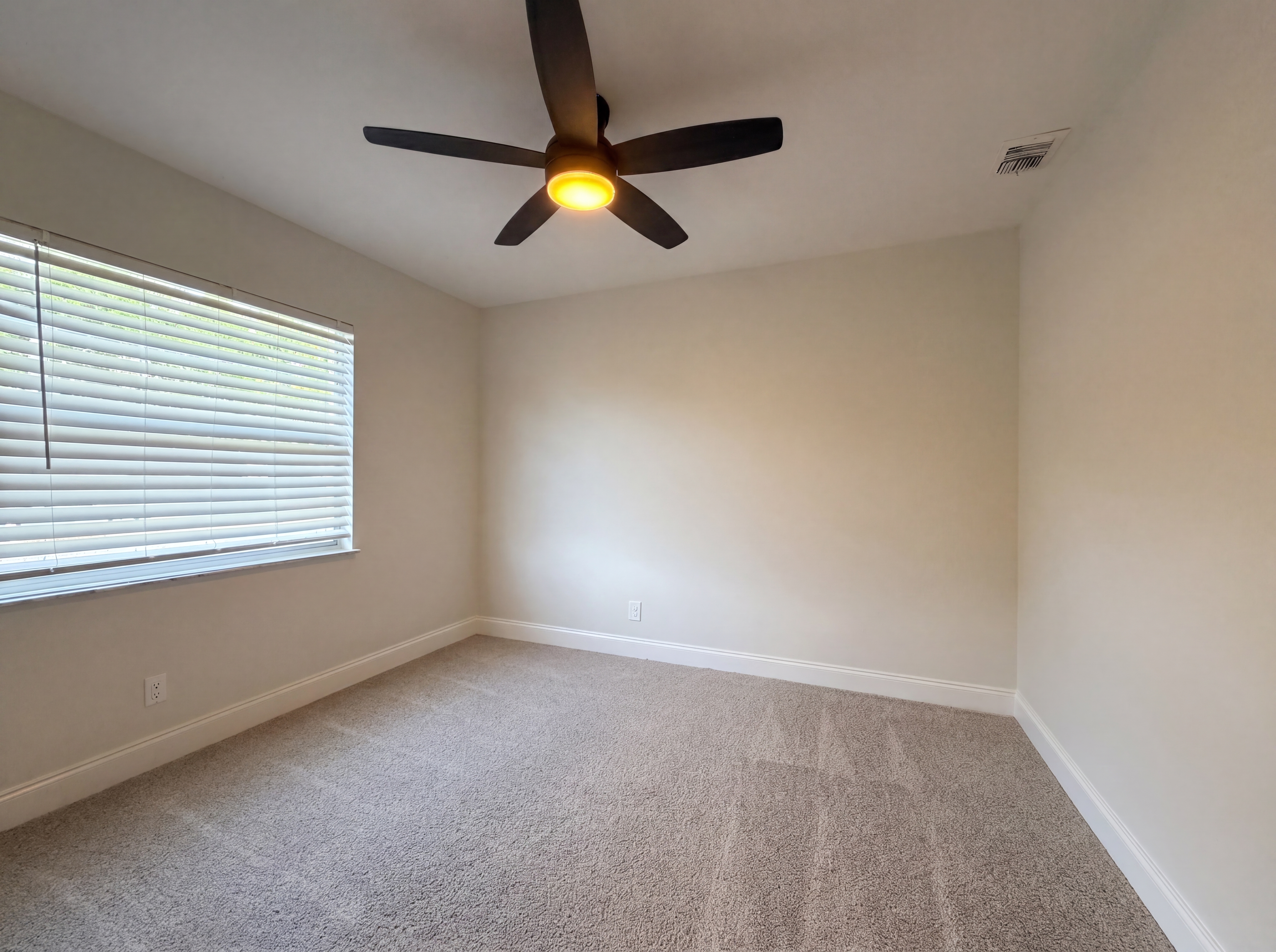 Photo 4 of 22 of 8351 Kipling Ct, Jacksonville, FL