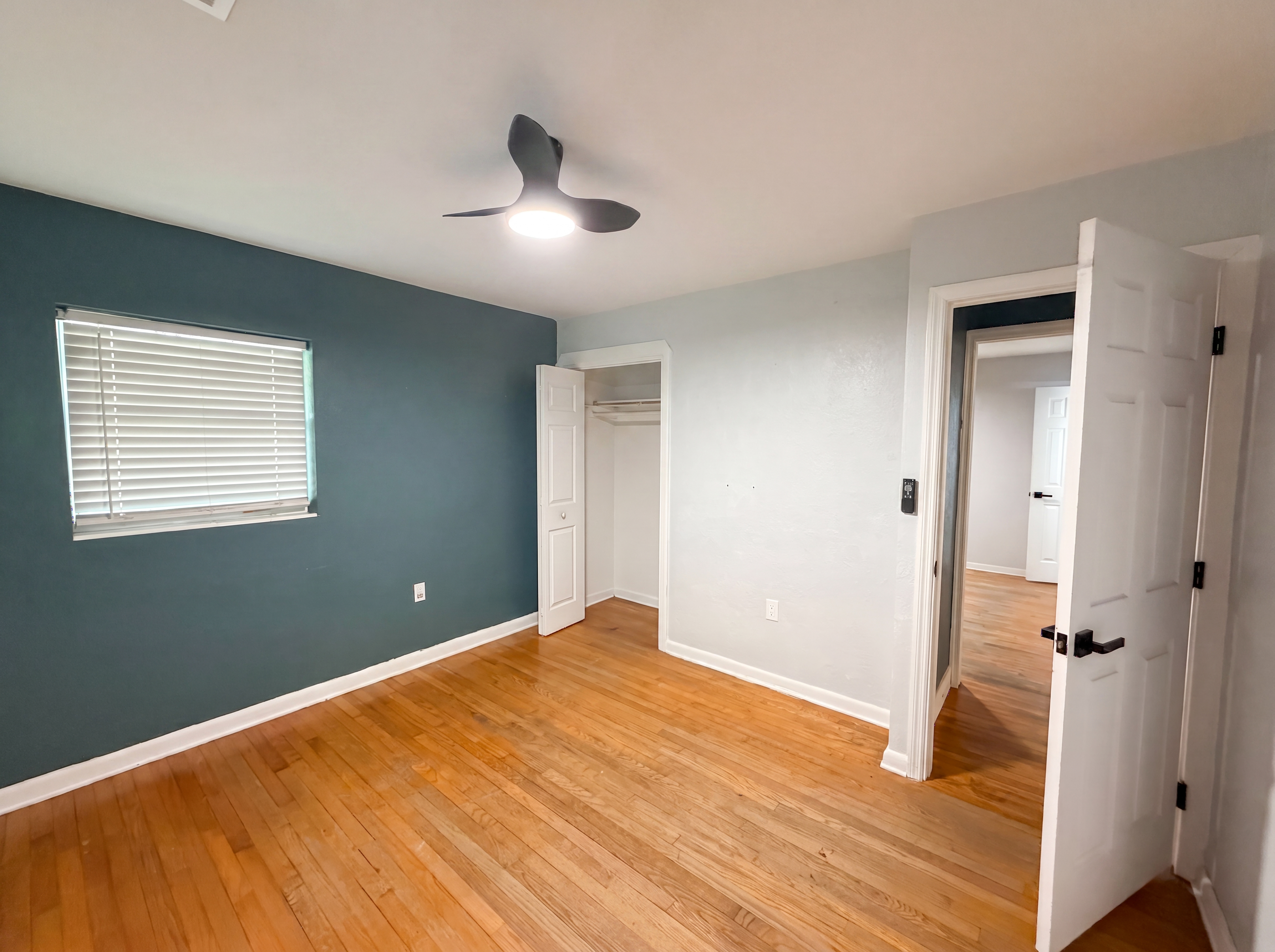Photo 10 of 21 of 820 E Wisconsin Ave, Deland, FL