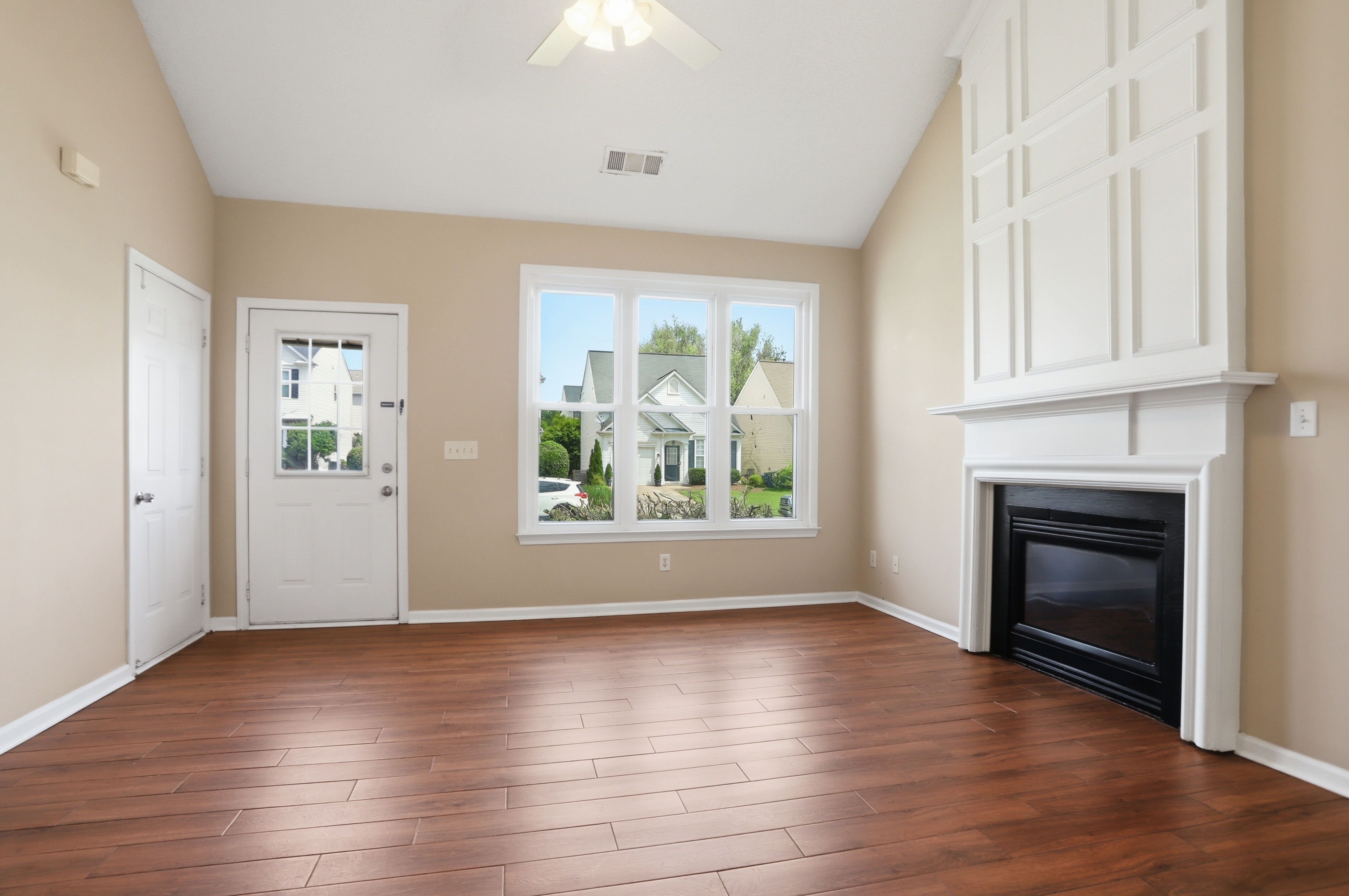 Photo 3 of 30 of 1635 Heyford Cir NW, Kennesaw, GA