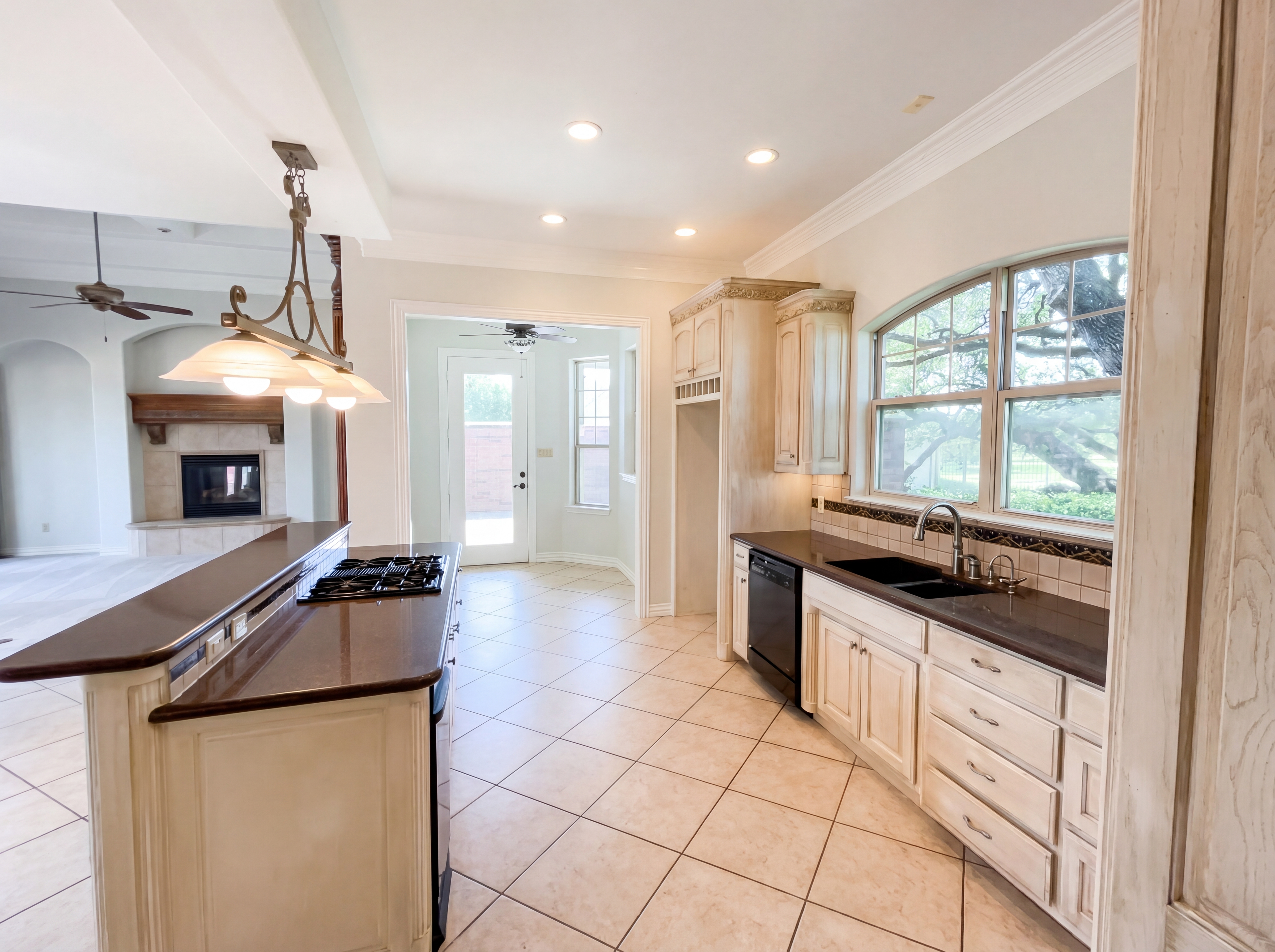 Photo 33 of 38 of 4201 Bluff View Dr, Granbury, TX