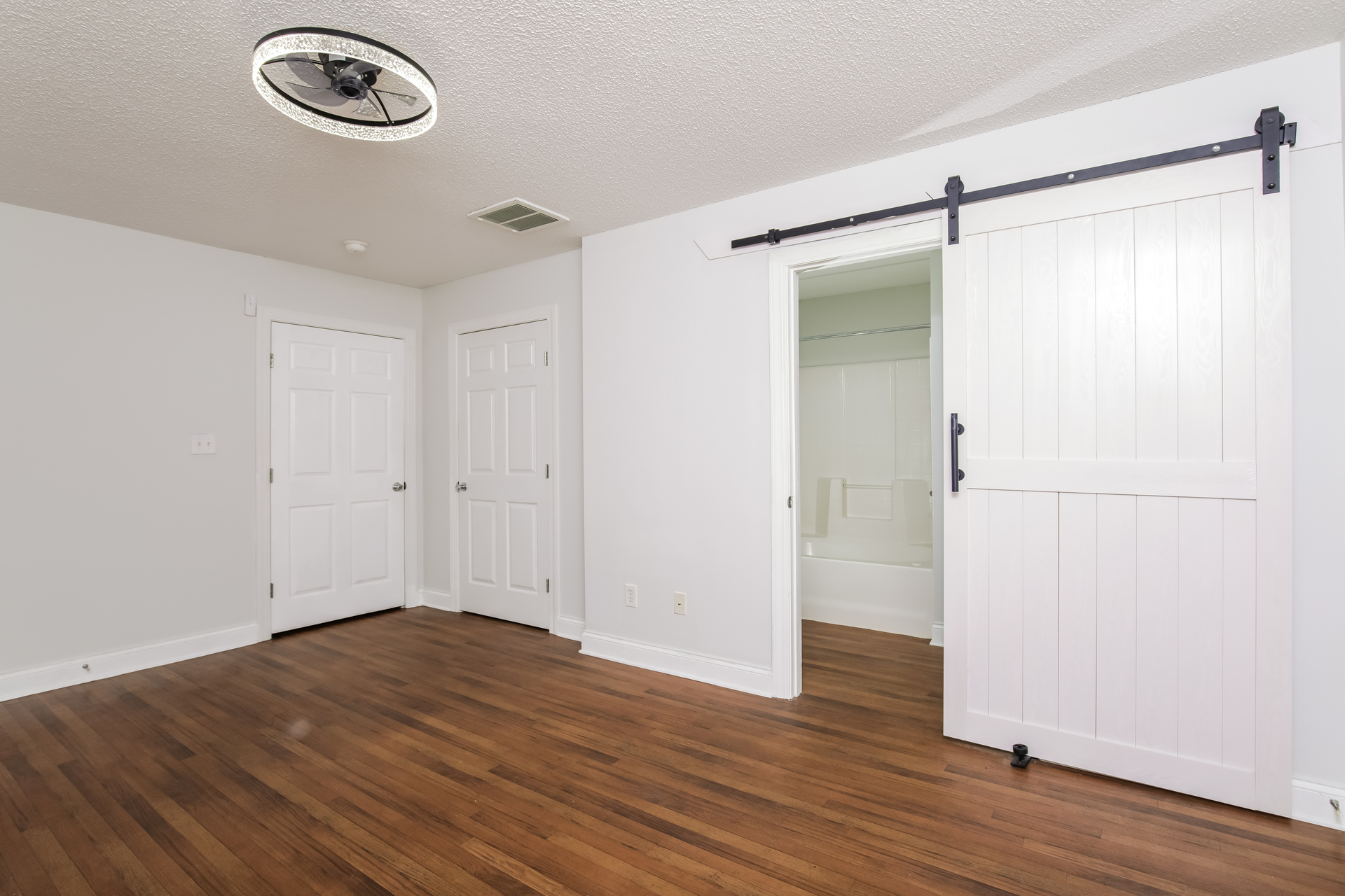 Photo 11 of 21 of 3715 Highland Dr, Ayden, NC