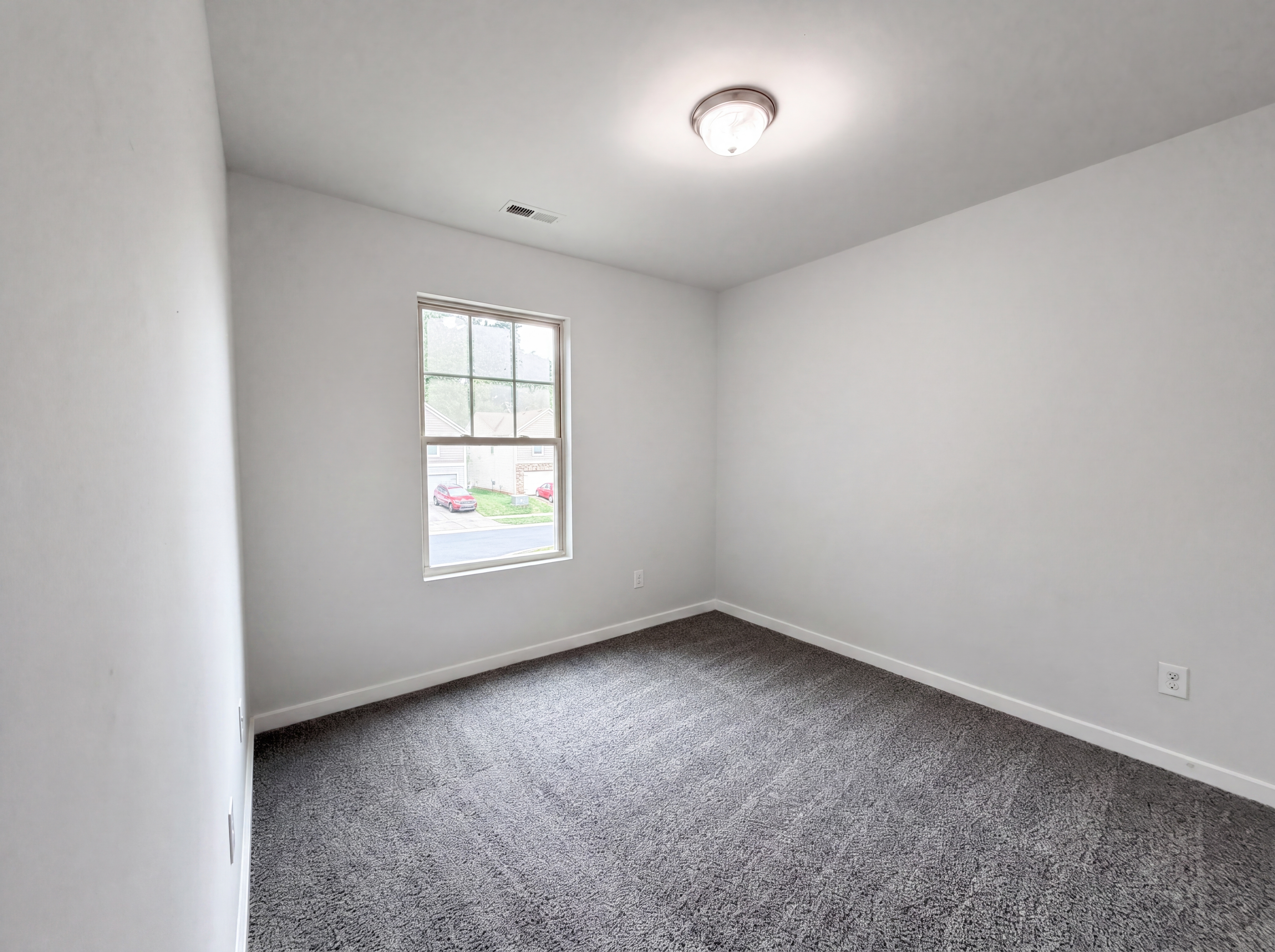 Photo 11 of 17 of 5304 Twin Brook Dr, Charlotte, NC