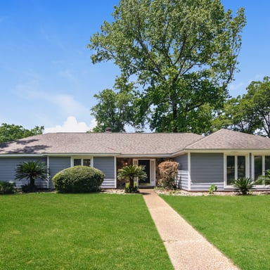 Property photo 1 of 4303 Castlewood Pkwy