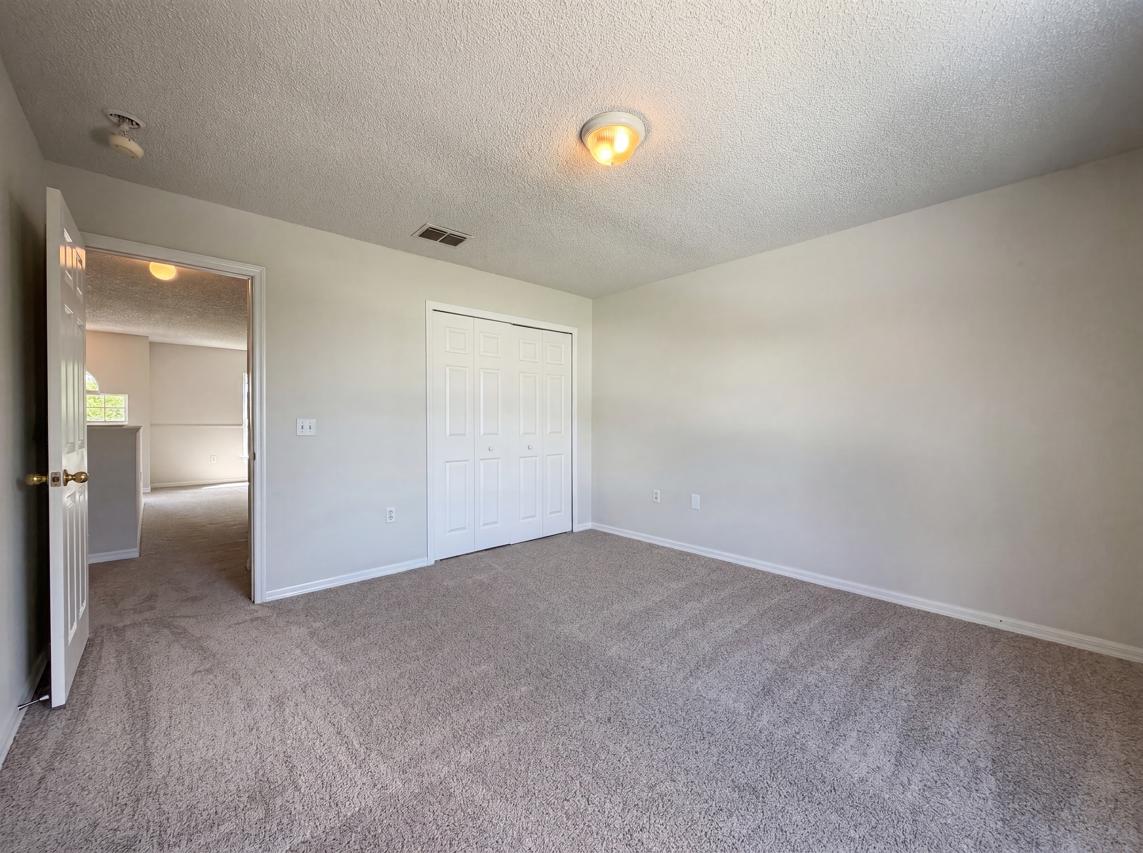 Photo 19 of 26 of 2158 Willesdon Dr W, Jacksonville, FL