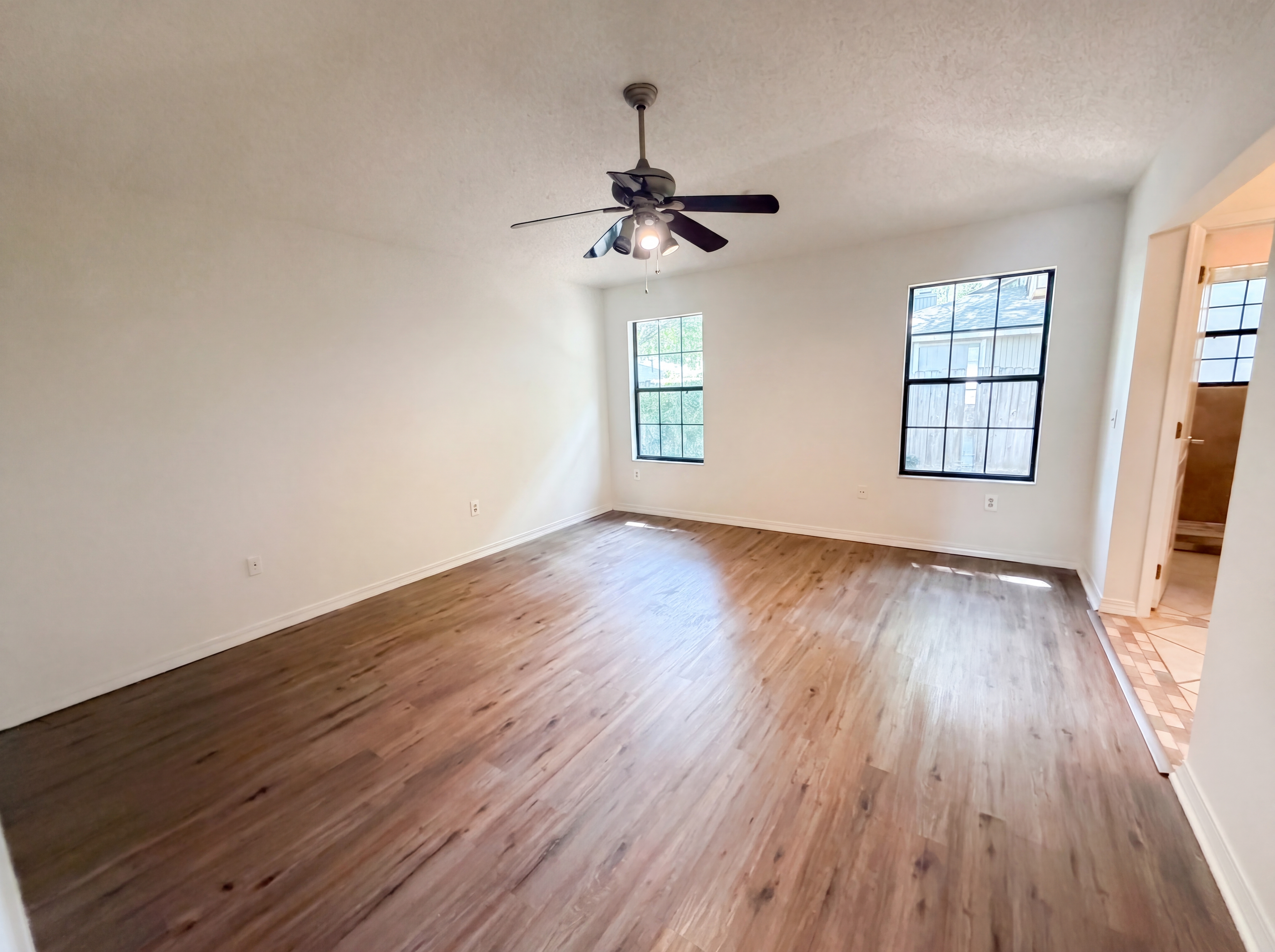 Photo 9 of 20 of 3160 Bridgeview Dr, Jacksonville, FL