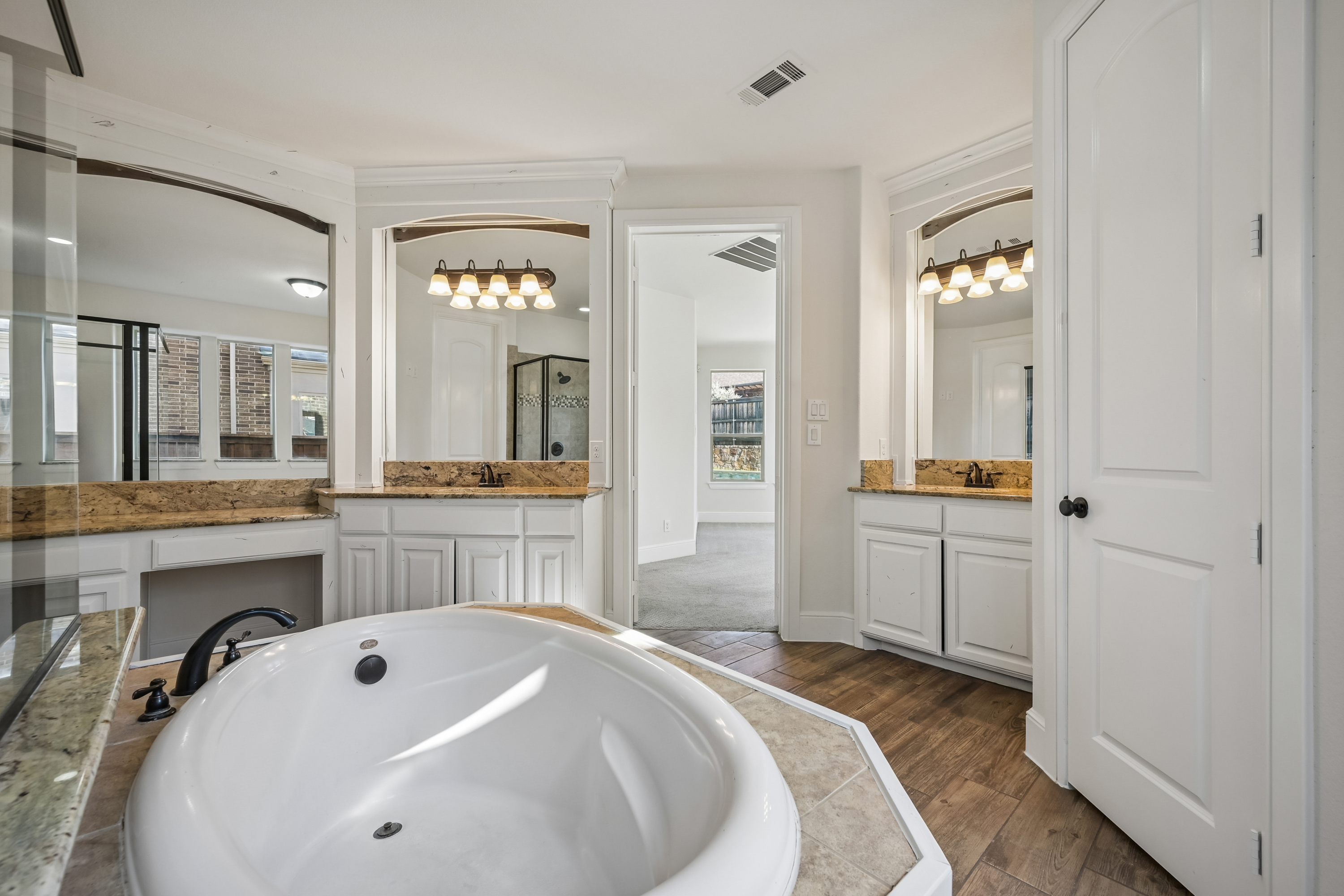 Photo 16 of 36 of 2156 Alcove Dr, Frisco, TX