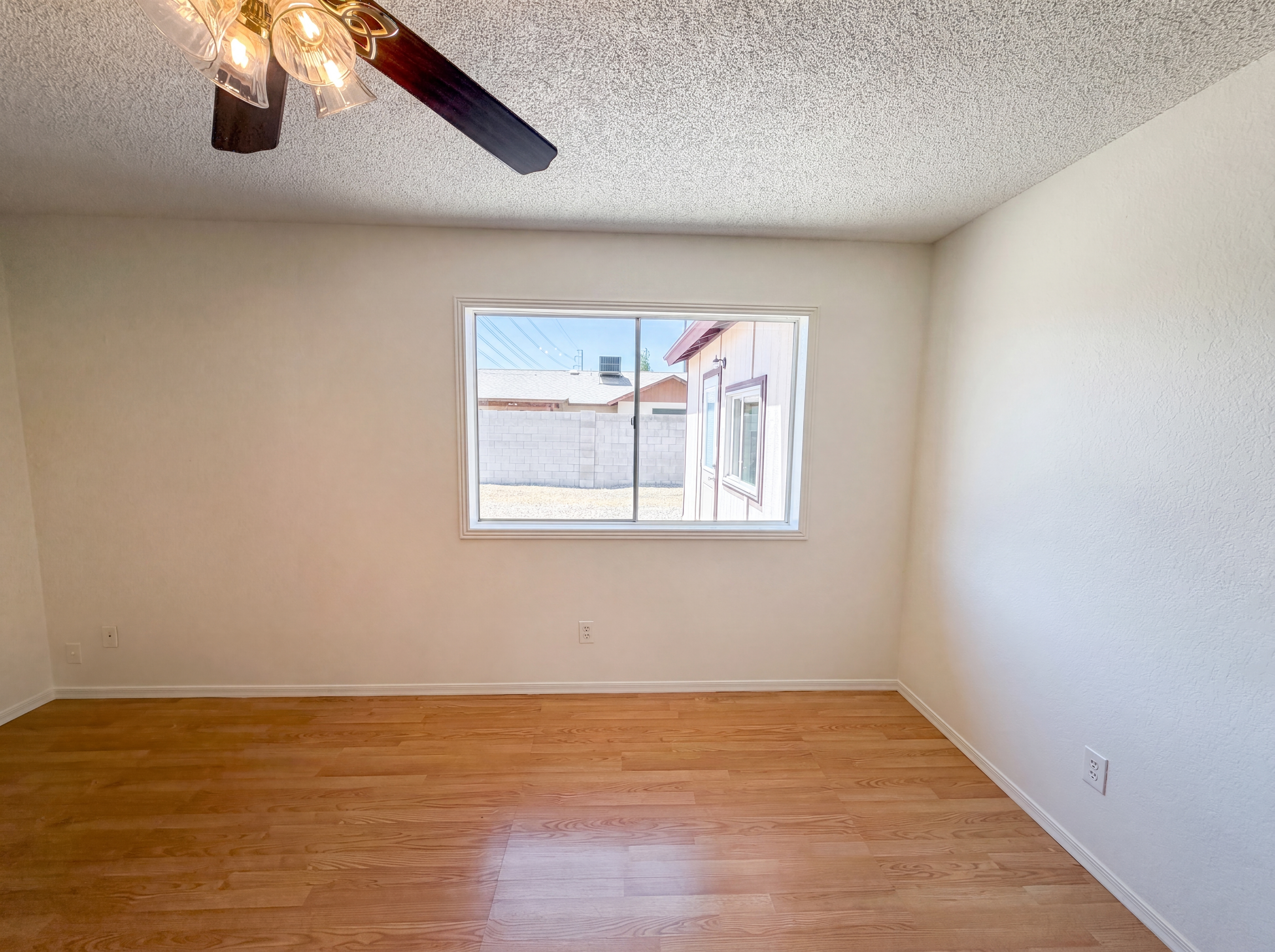 Photo 4 of 24 of 6703 W Sierra St, Peoria, AZ
