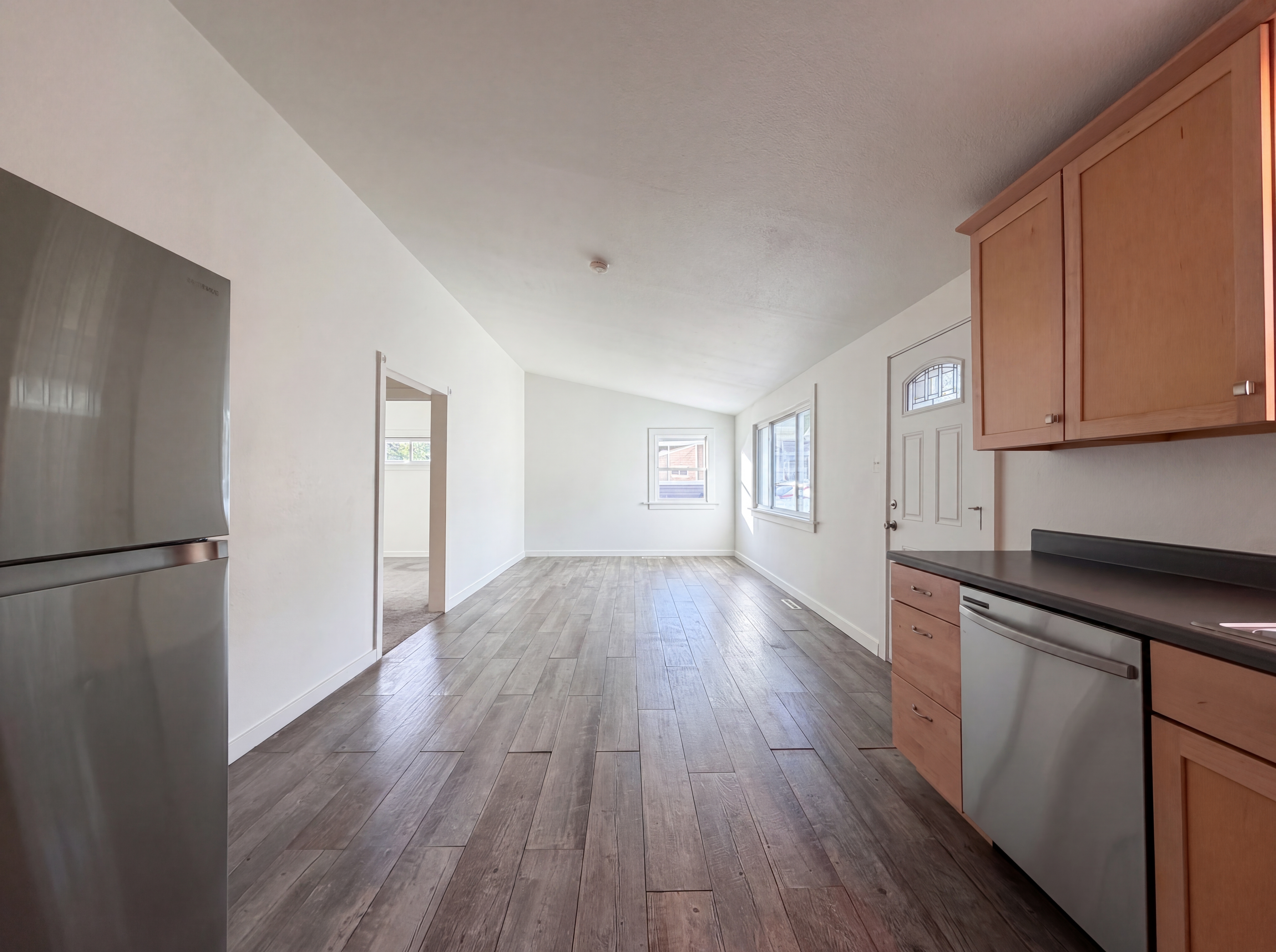 Photo 3 of 16 of 433 Sunnyside Ln, Longmont, CO