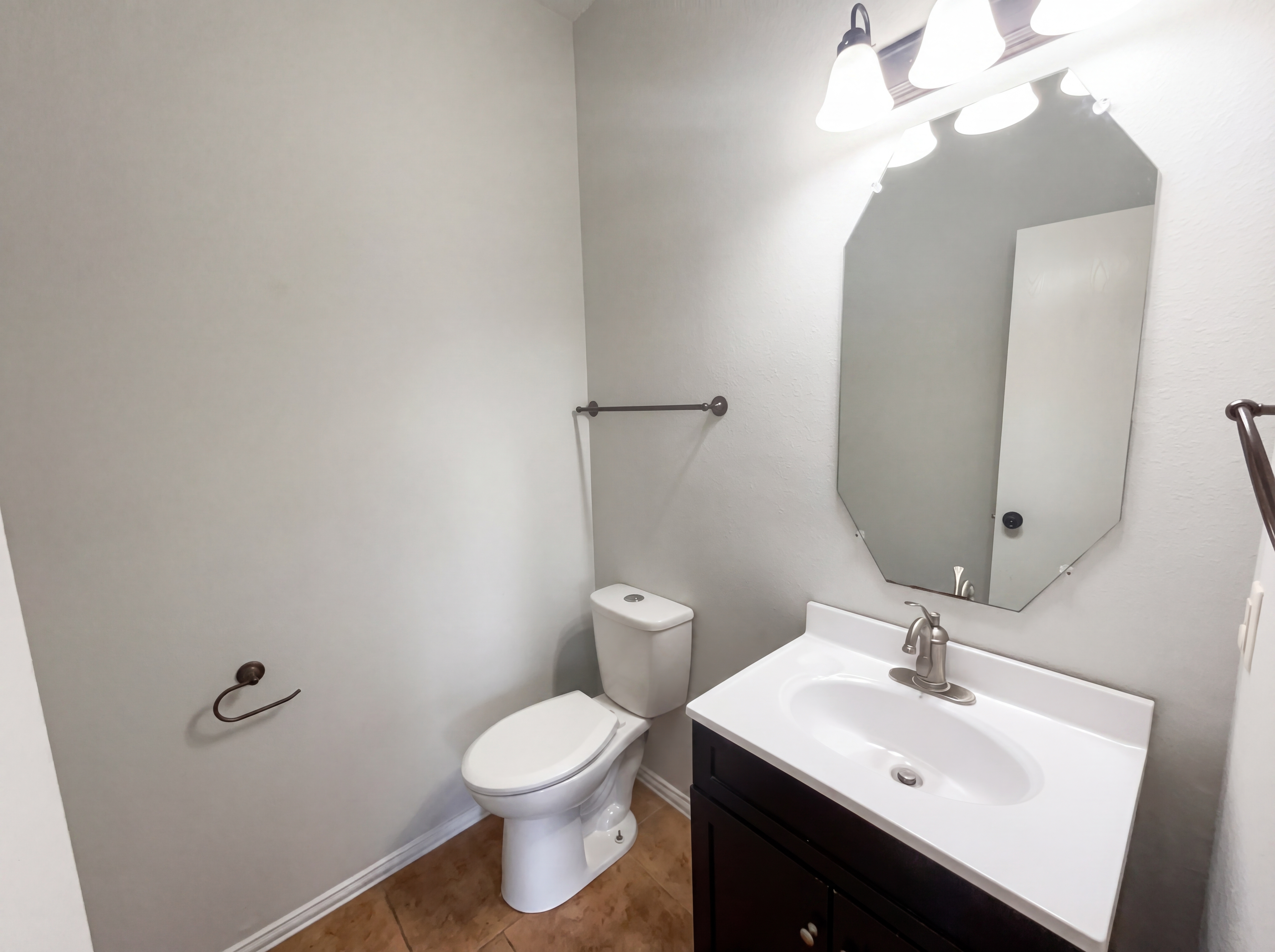 Photo 15 of 19 of 1405 Turtle Cove Dr, Little Elm, TX