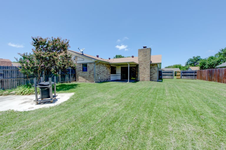 Photo 27 of 28 - 2105 Lewis Trl, Grand Prairie, TX 75052