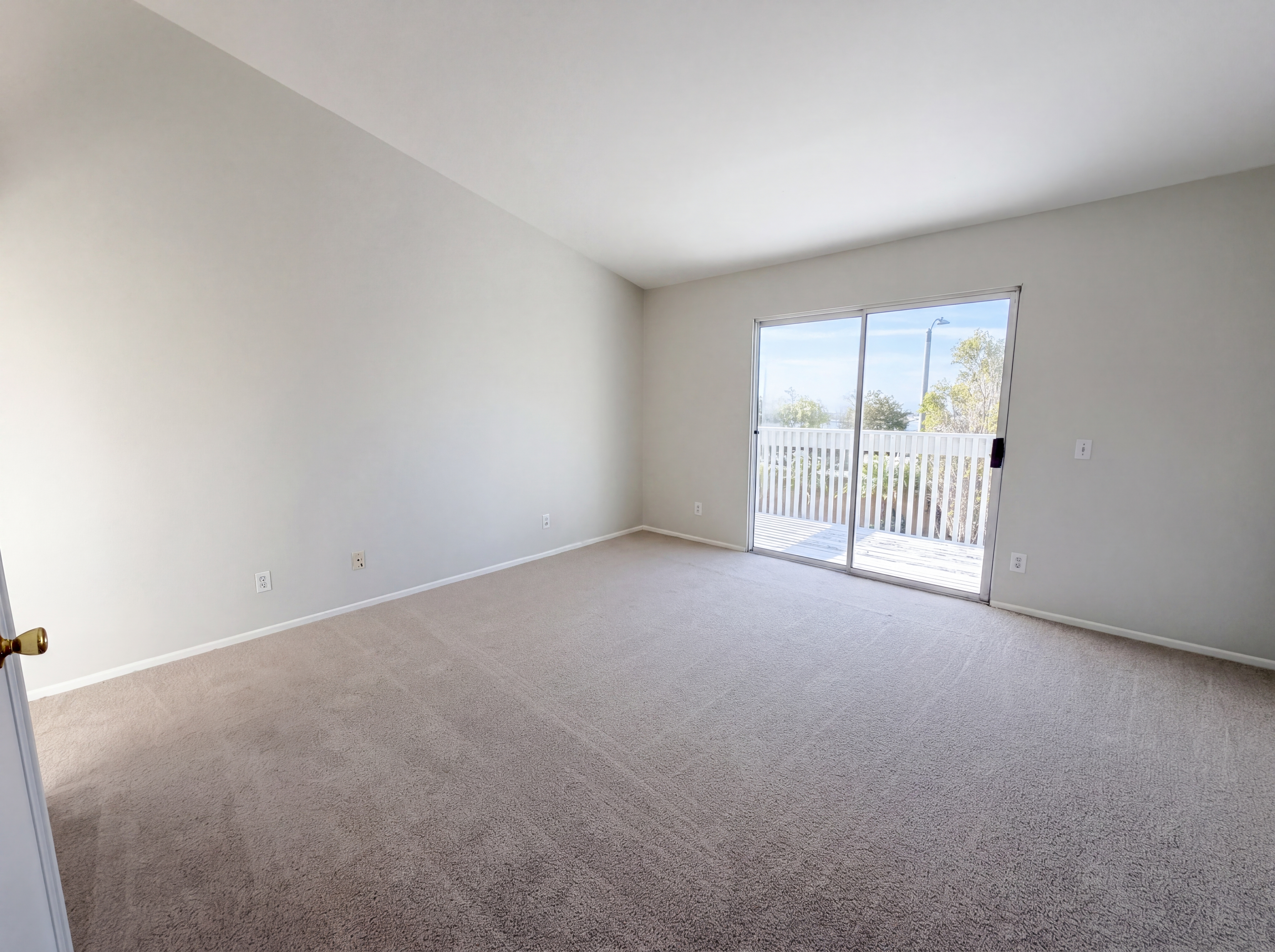 Photo 15 of 23 of 2565 W Fairview Dr, Rialto, CA
