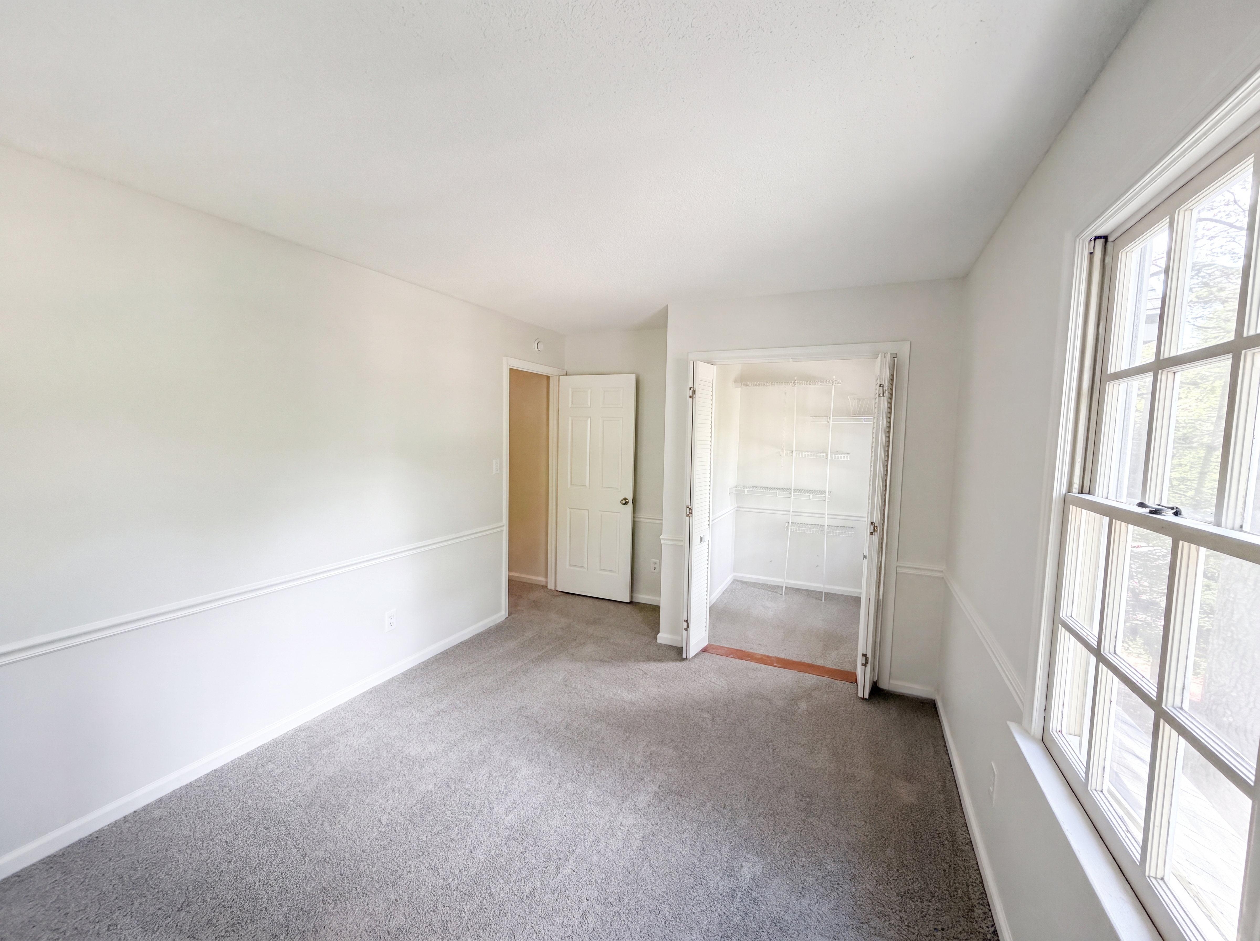 Photo 10 of 16 of 5209 Heelands Ct, Raleigh, NC