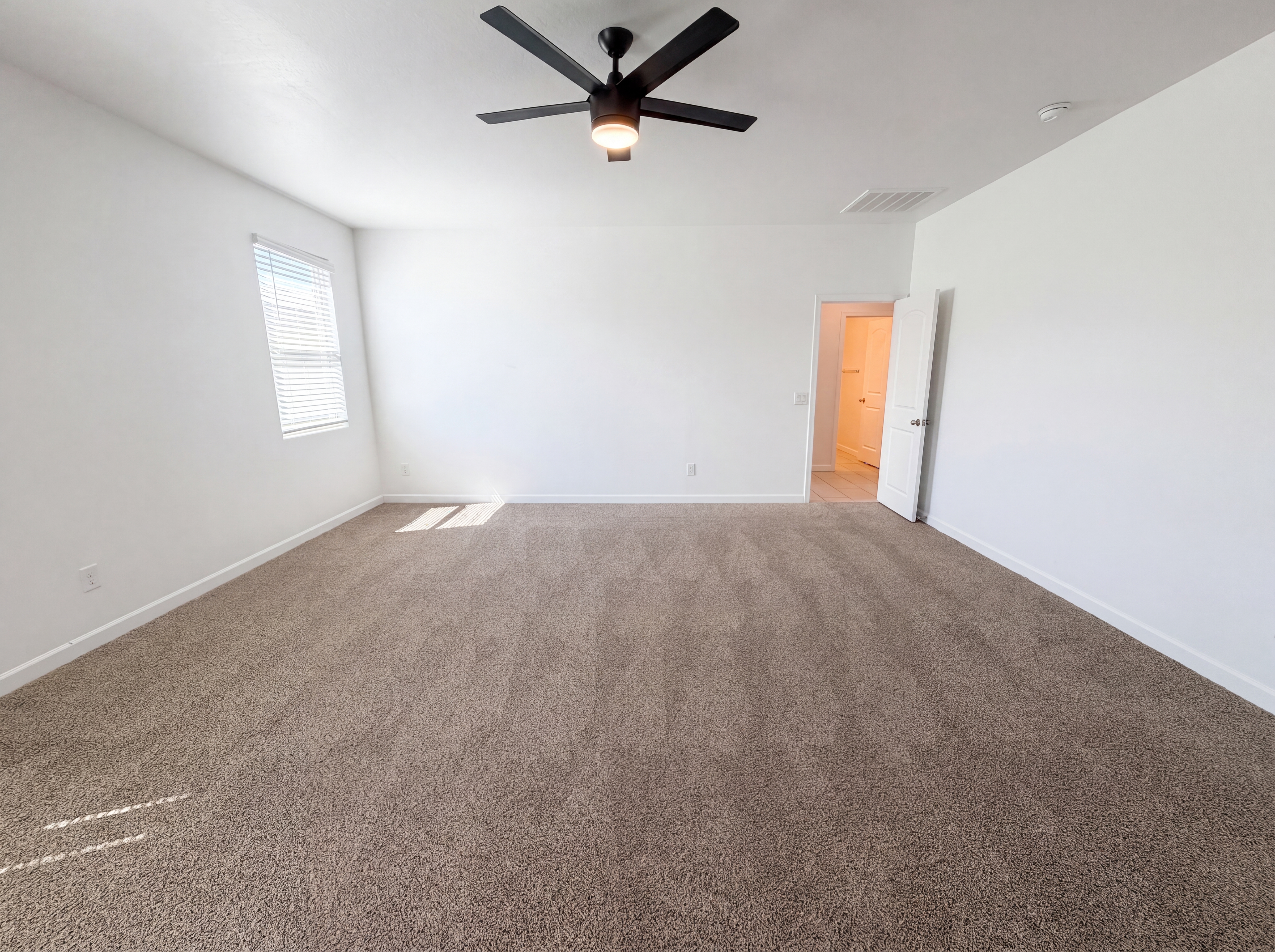 Photo 16 of 38 of 30568 W Clarendon Ave, Buckeye, AZ