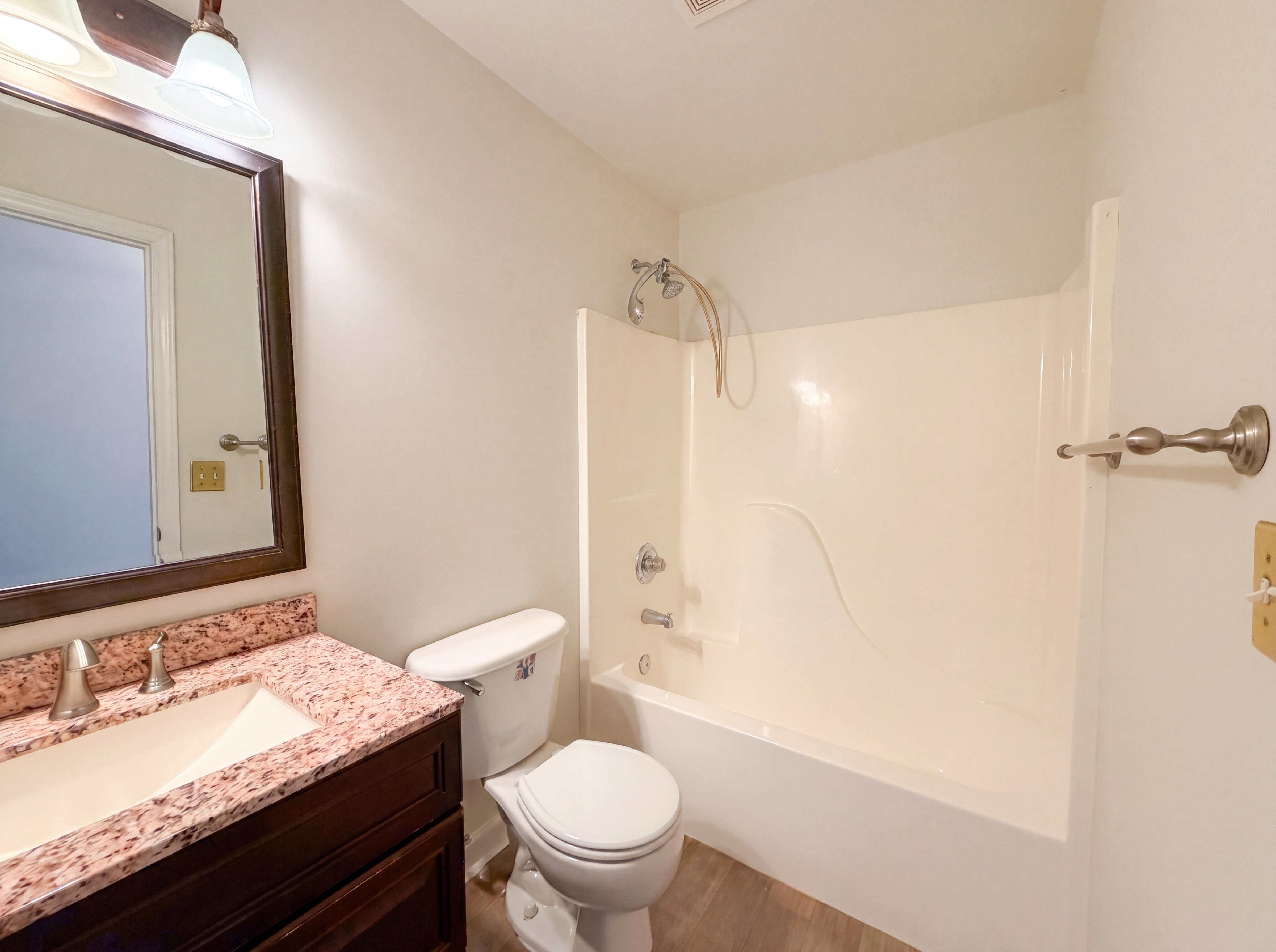 Photo 12 of 16 of 4528 Lasley Dr, Winston Salem, NC