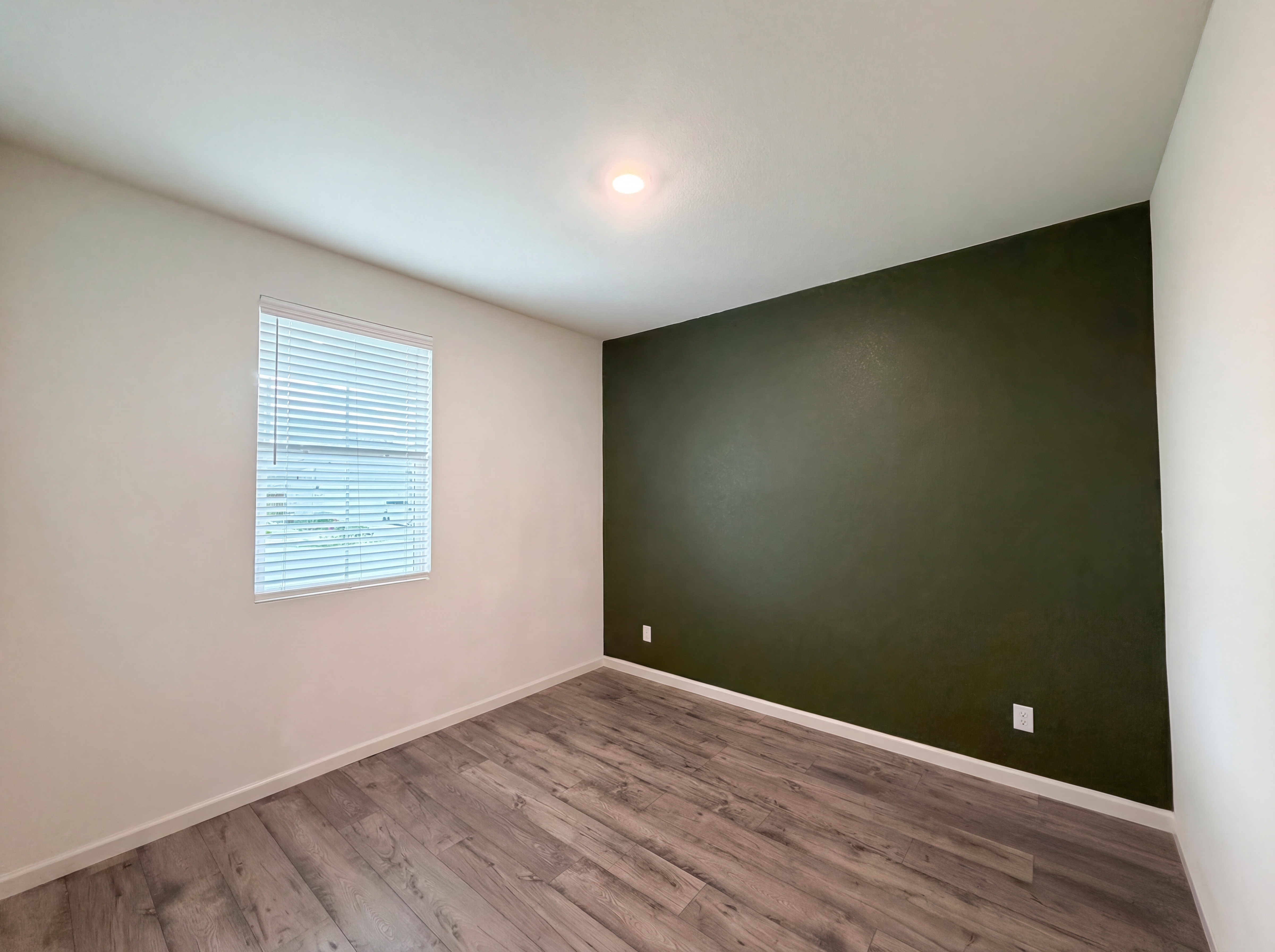 Photo 9 of 31 of 15385 Trolley St, Lathrop, CA
