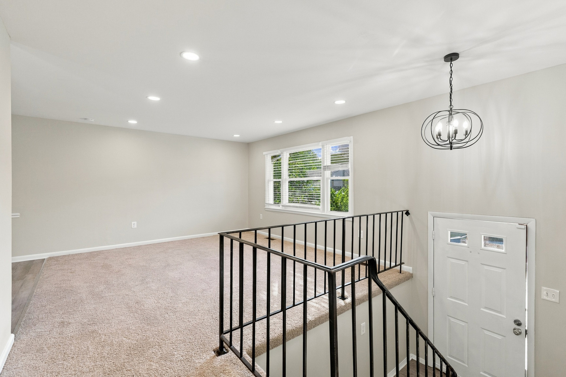 Photo 7 of 20 of 13449 Nascoby Ln, Woodbridge, VA