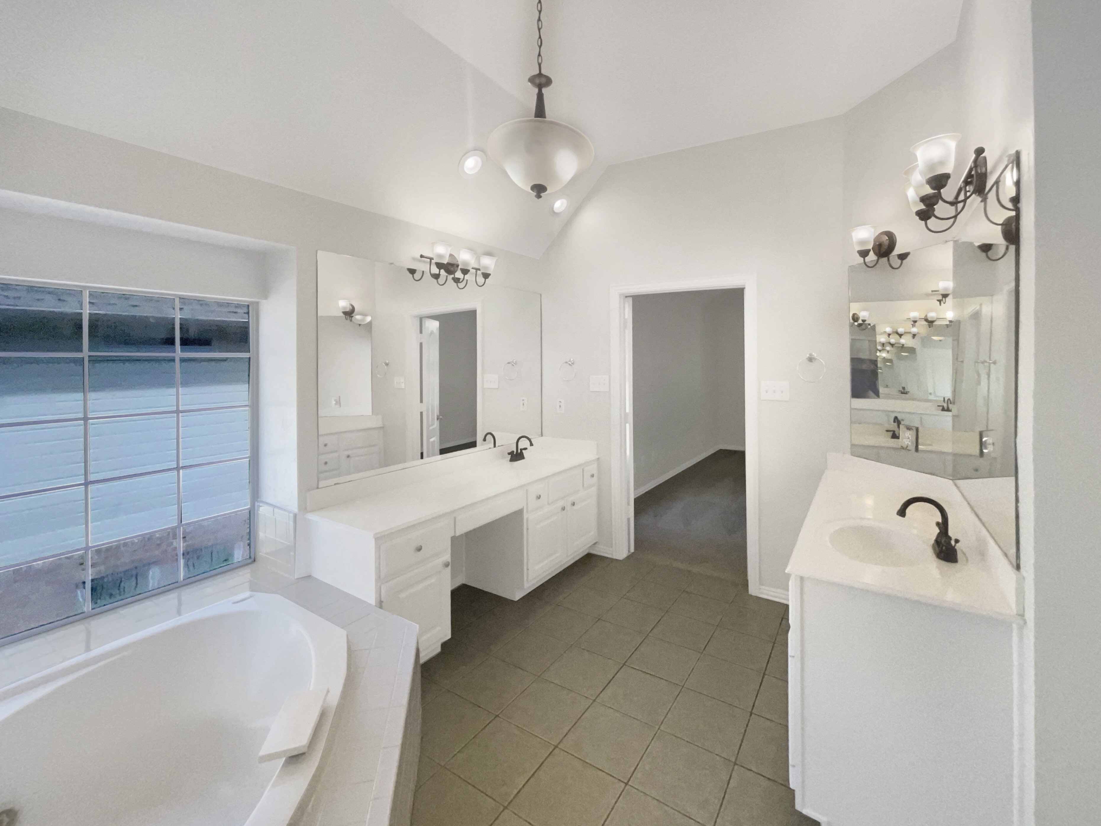 Photo 16 of 41 of 413 Thunderbrook Rd, Garland, TX