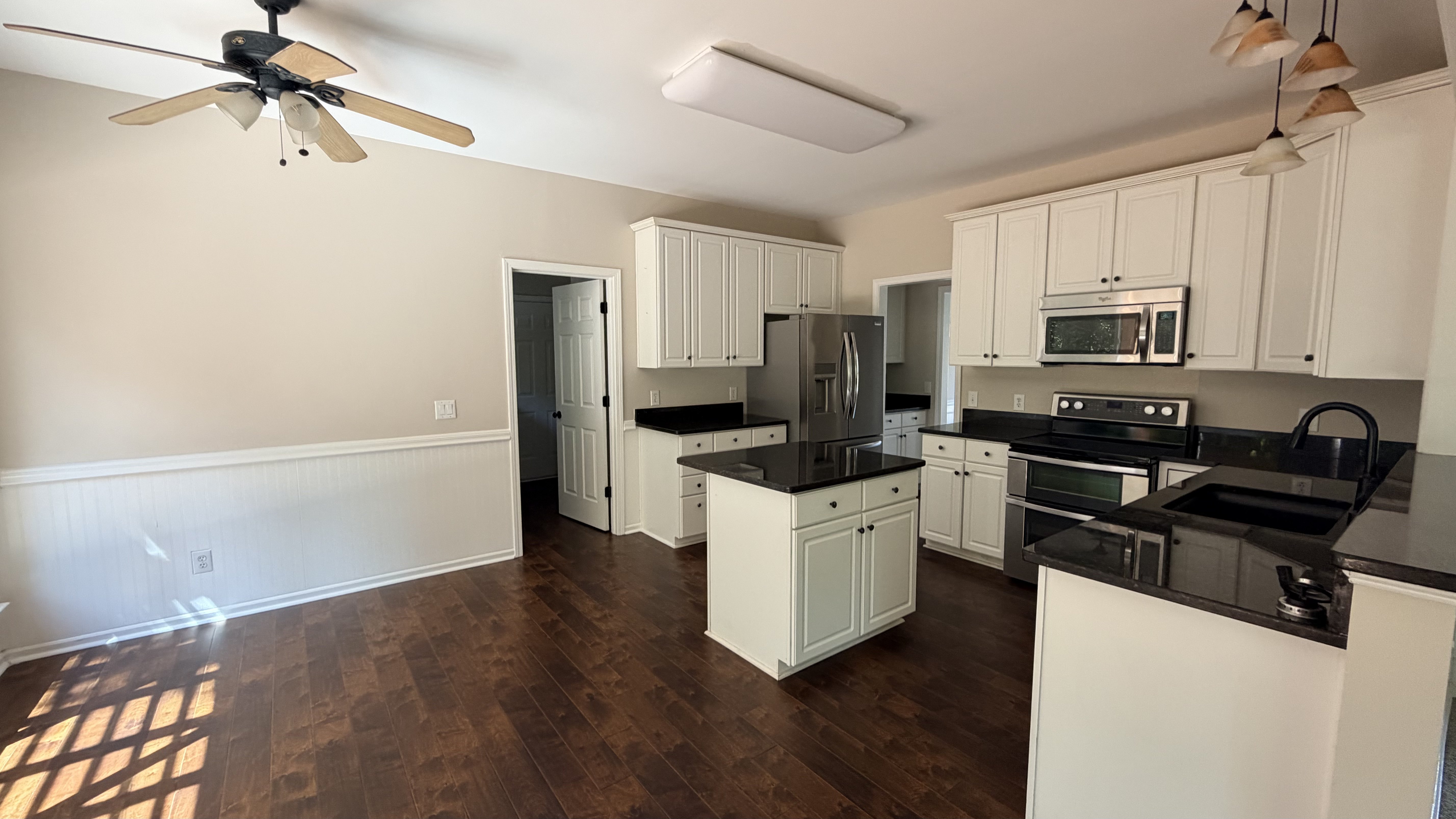 Photo 2 of 21 of 7744 Epping Forest Dr, Huntersville, NC