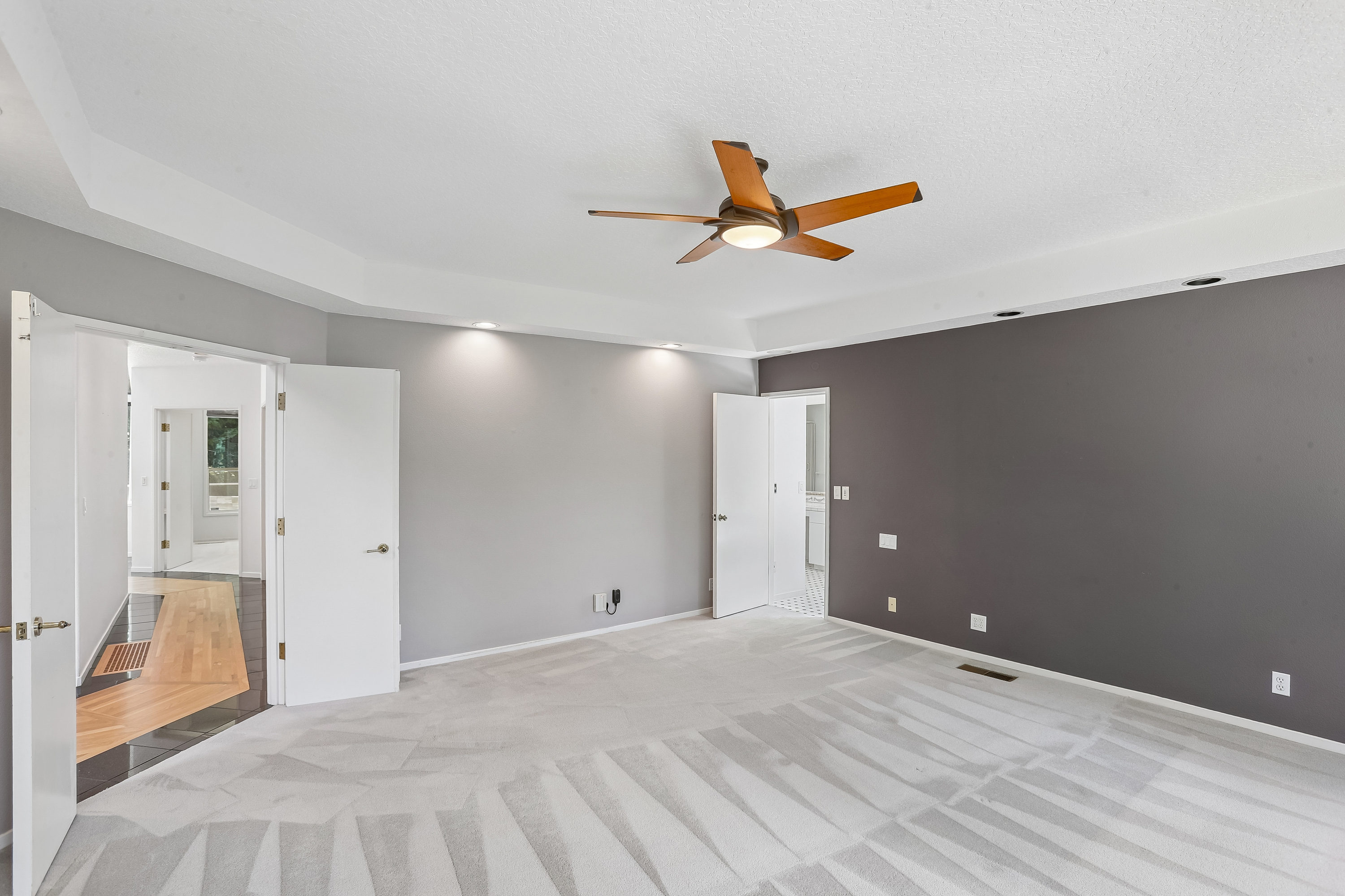 Photo 20 of 35 of 10838 S Southridge Dr, Portland, OR