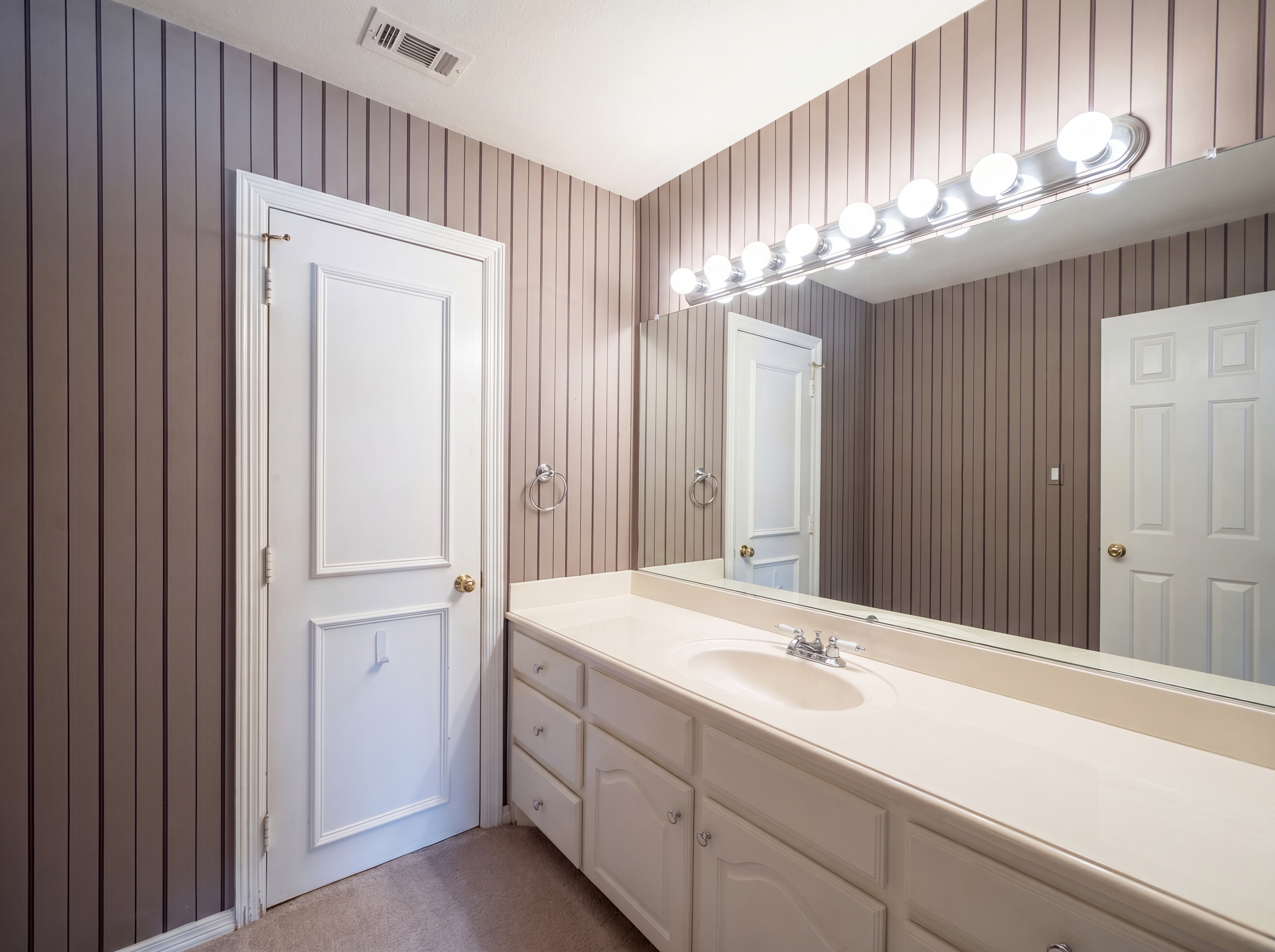 Photo 20 of 27 of 2533 Vista Creek Ct, Garland, TX