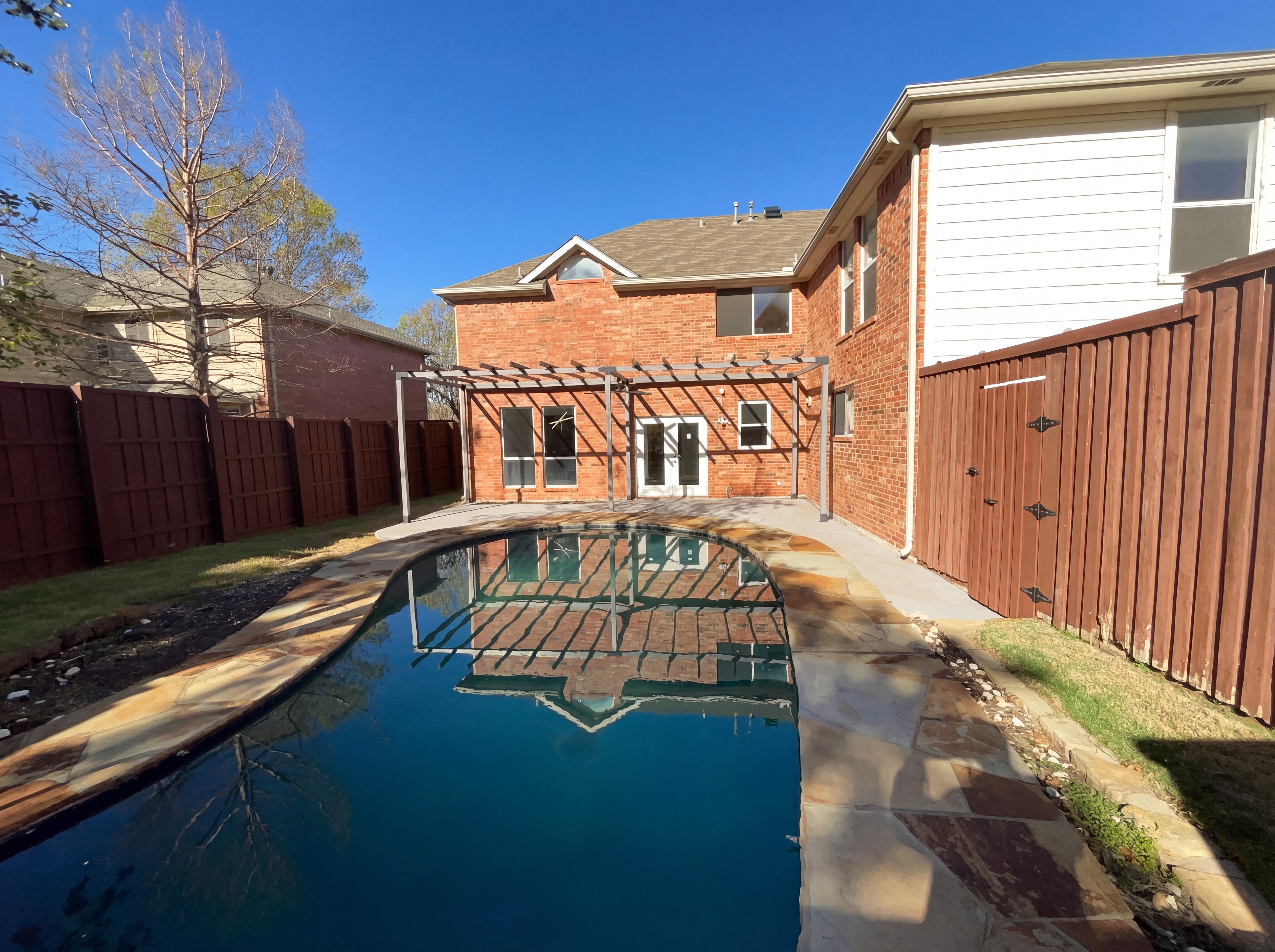 Photo 5 of 24 of 2406 Manchester Dr, Carrollton, TX