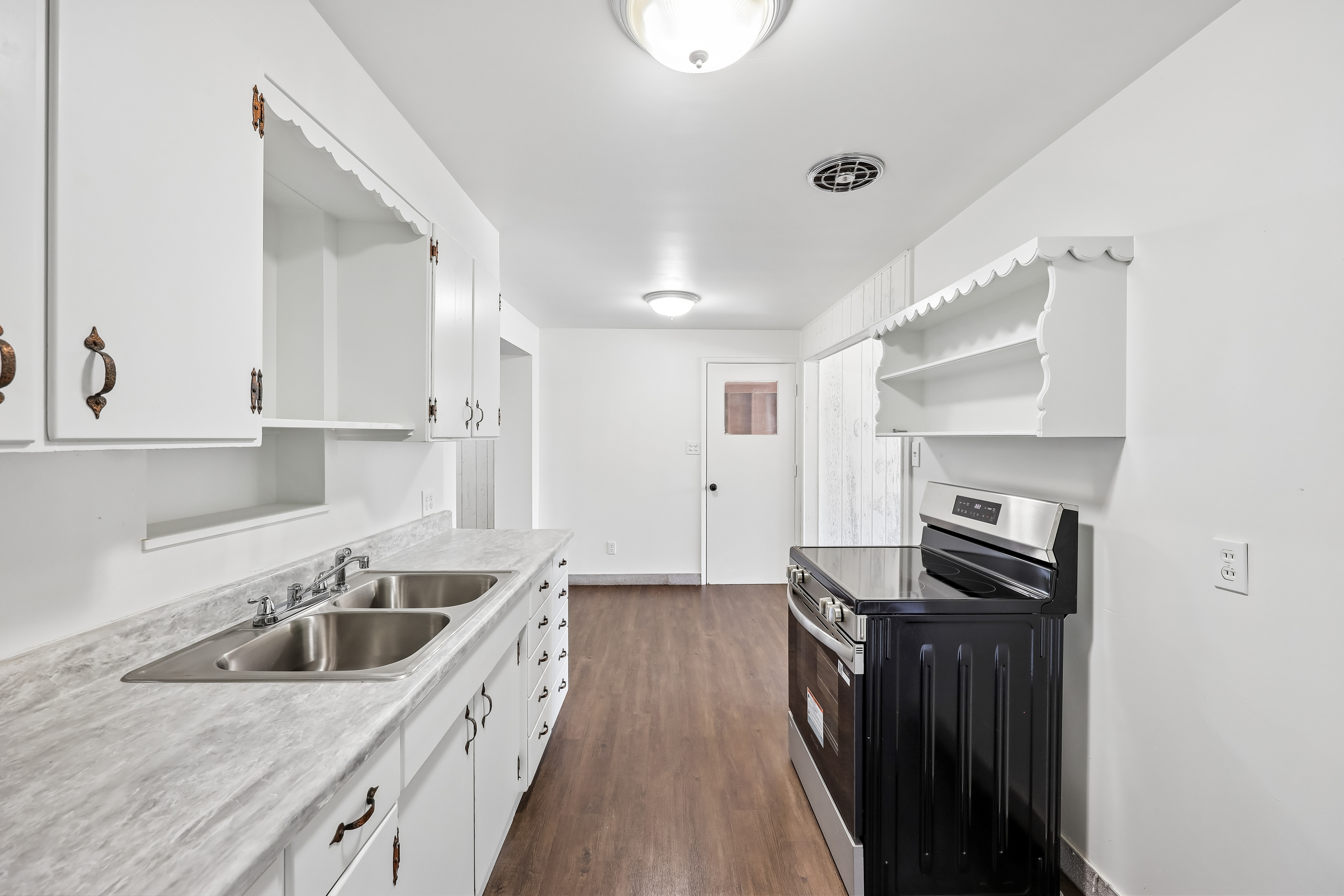 Photo 10 of 20 of 259 Sage Creek Cir, Springville, UT