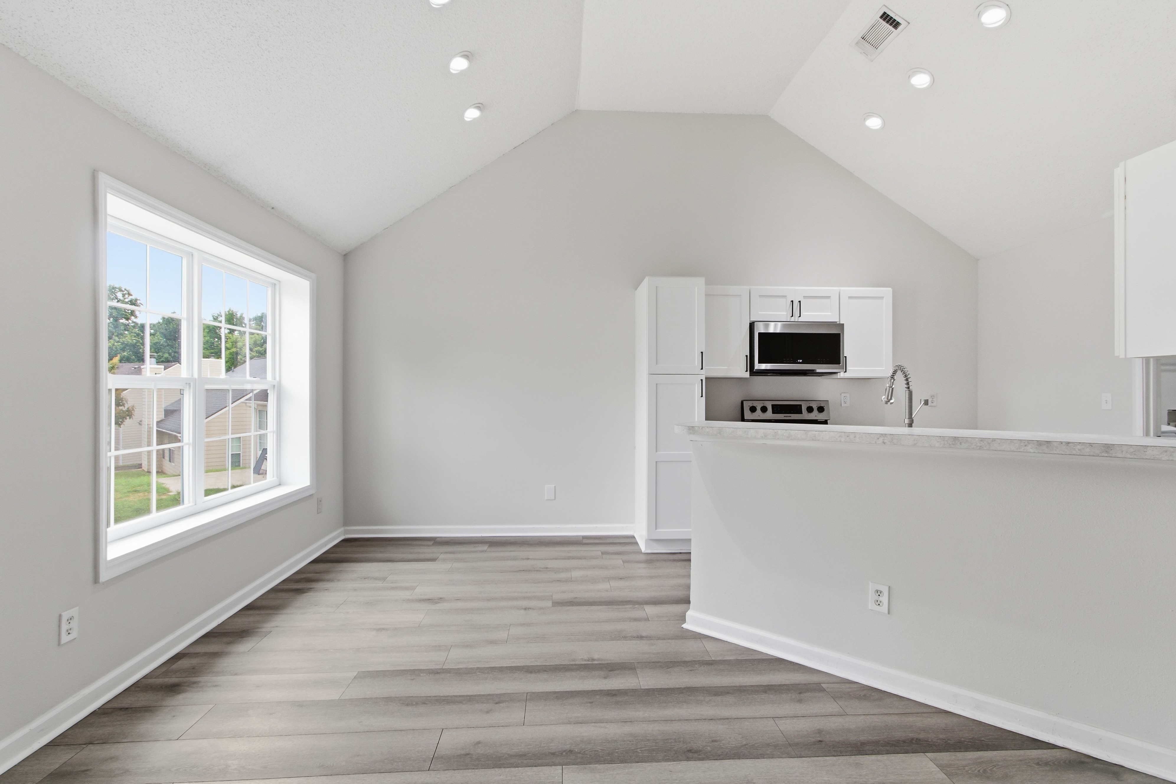 Photo 11 of 31 of 3708 Walnut Creek Way, Lithonia, GA