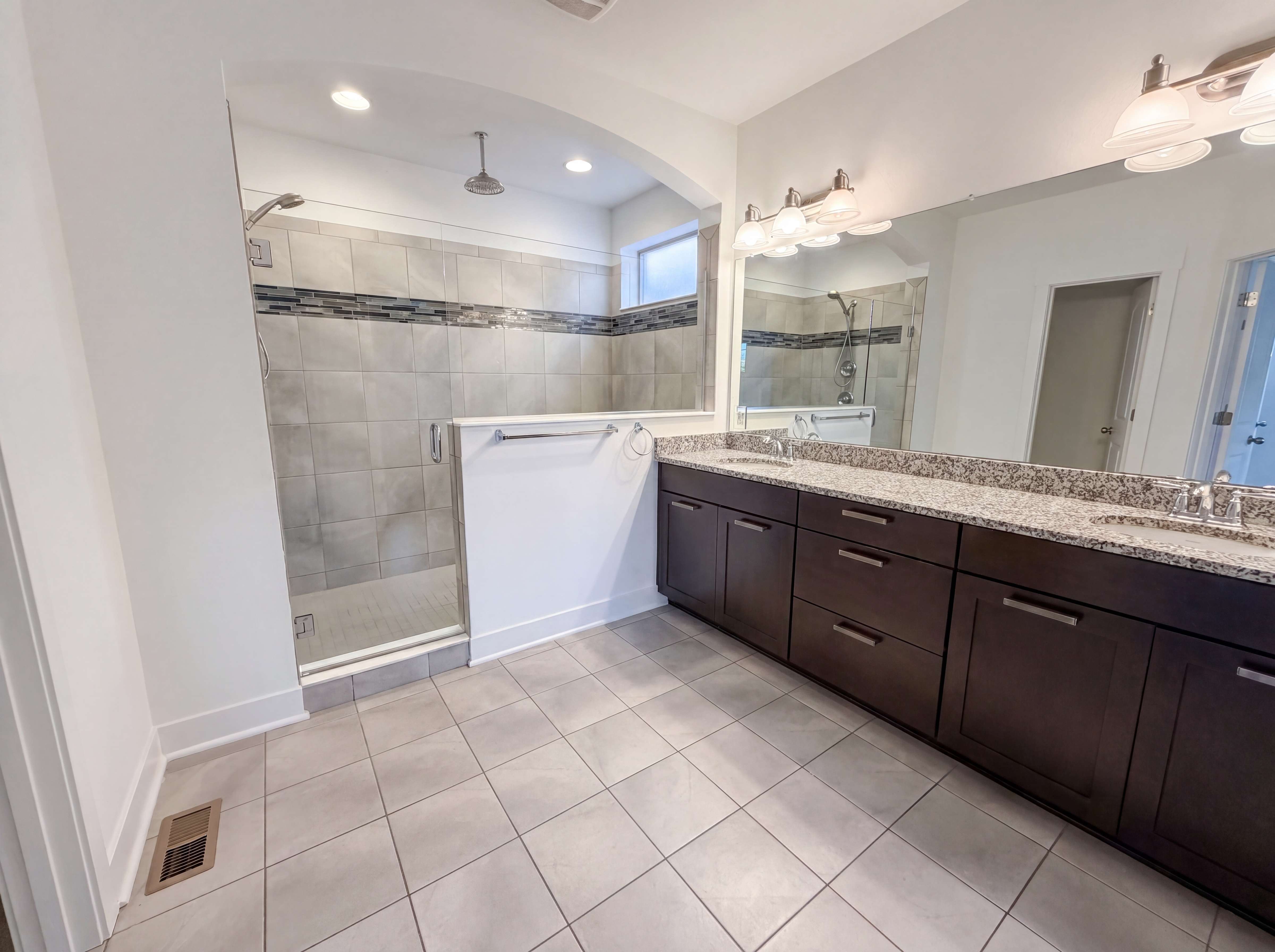 Photo 6 of 33 of 11466 E 27th Ave, Denver, CO