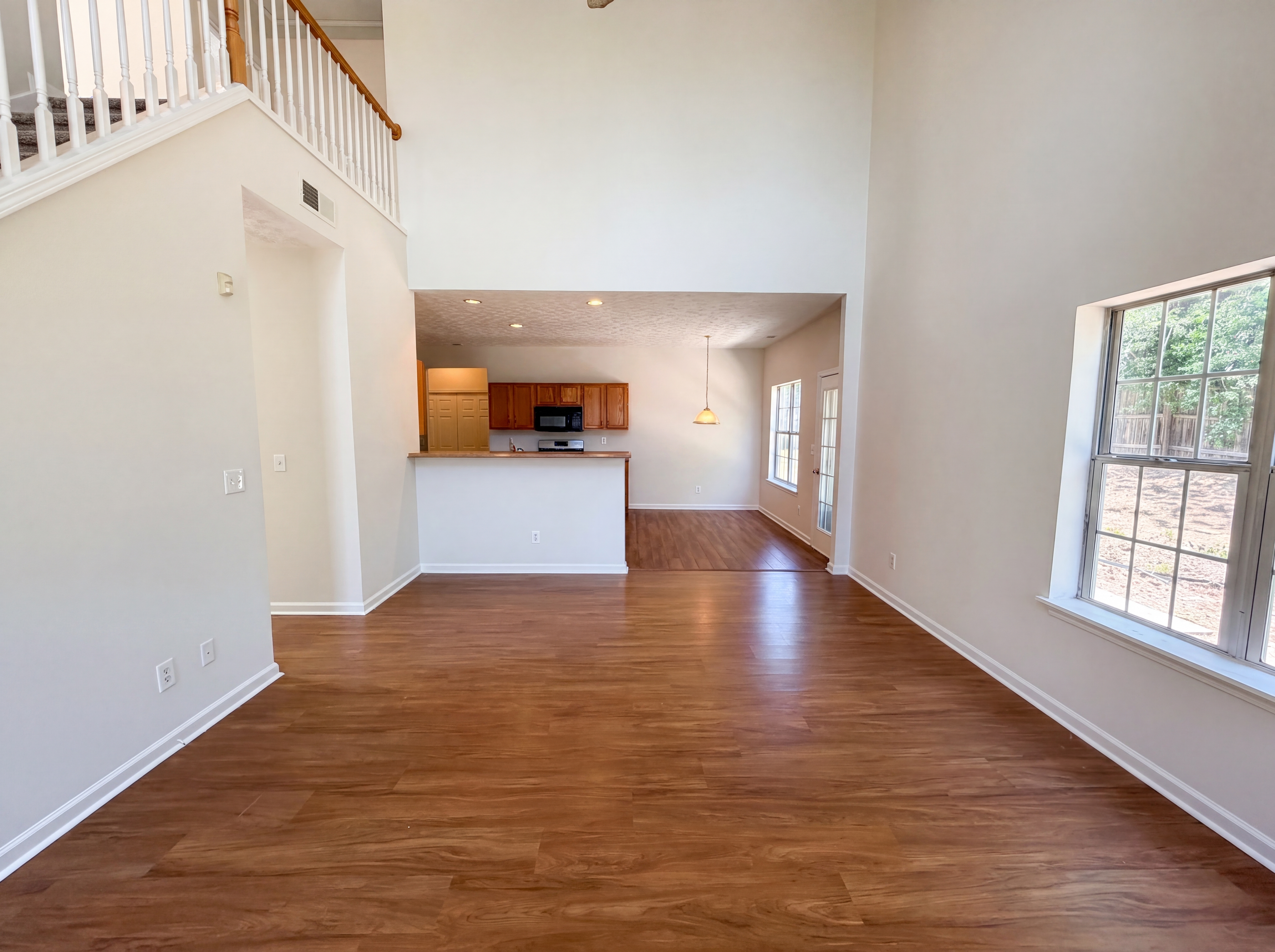 Photo 8 of 55 of 835 Shadow Lake Dr, Lithonia, GA