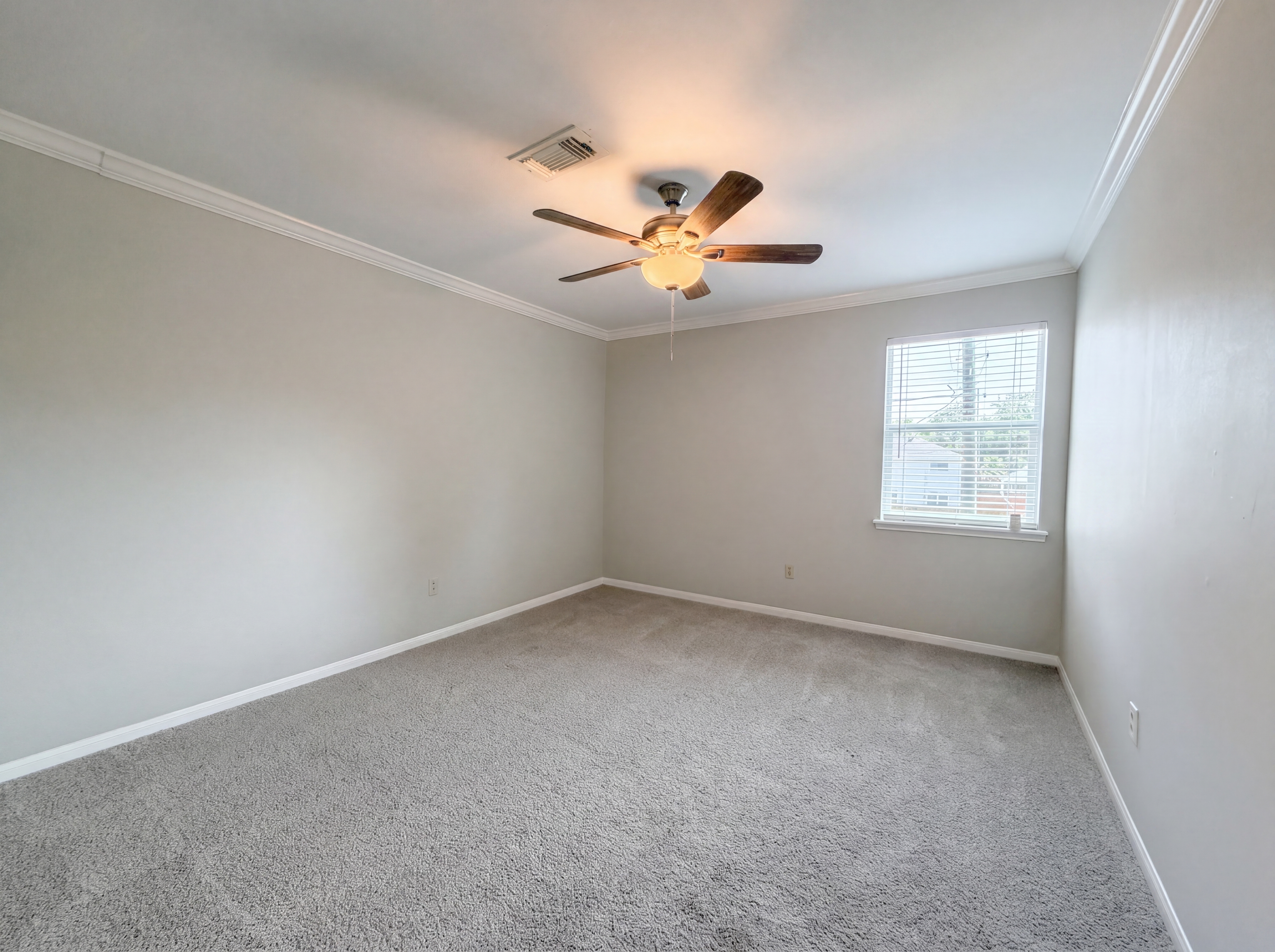 Photo 16 of 26 of 17406 Ridge Top Dr, Houston, TX