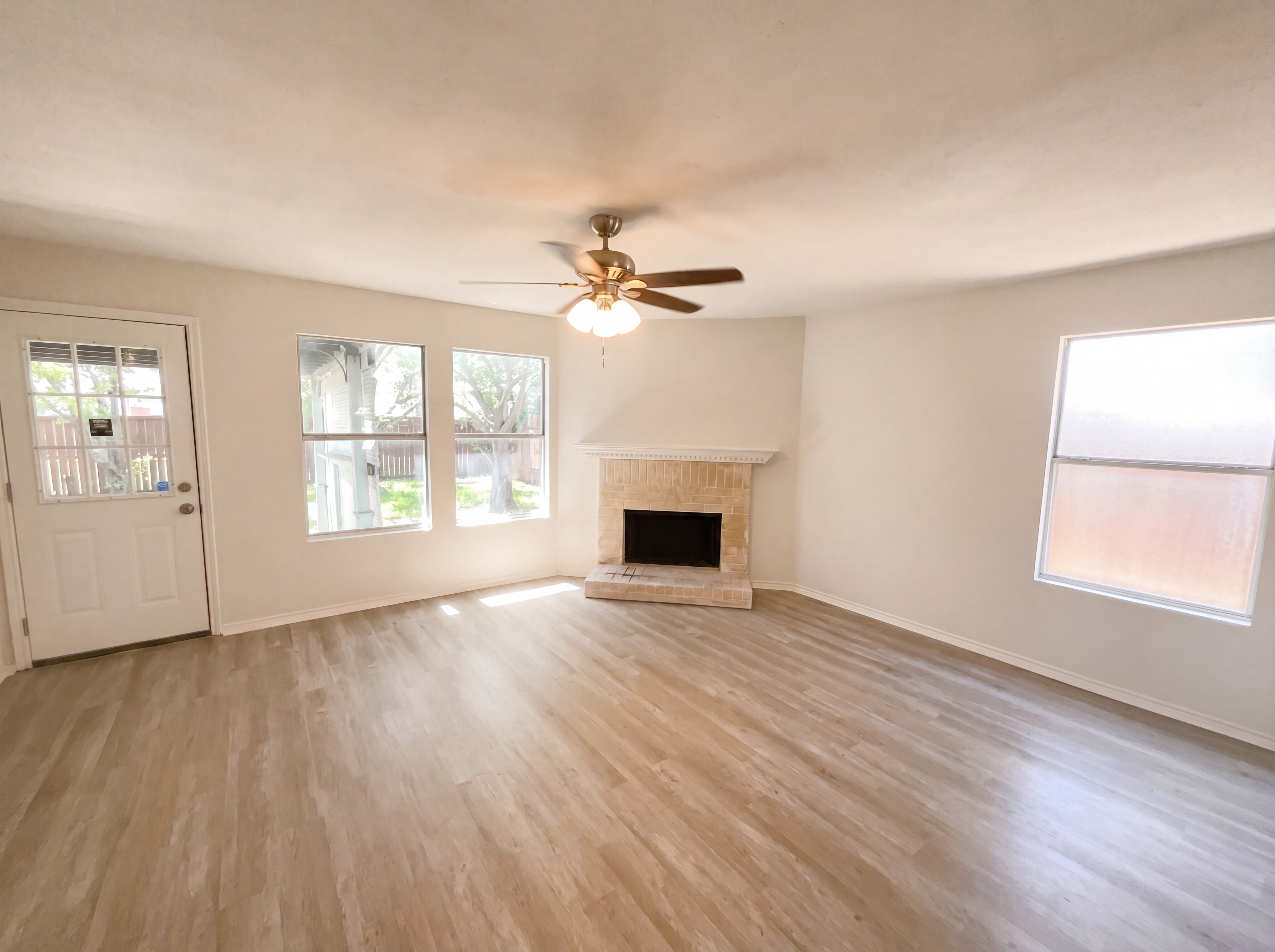 Photo 3 of 16 of 2232 Bradford Pear Dr, Little Elm, TX