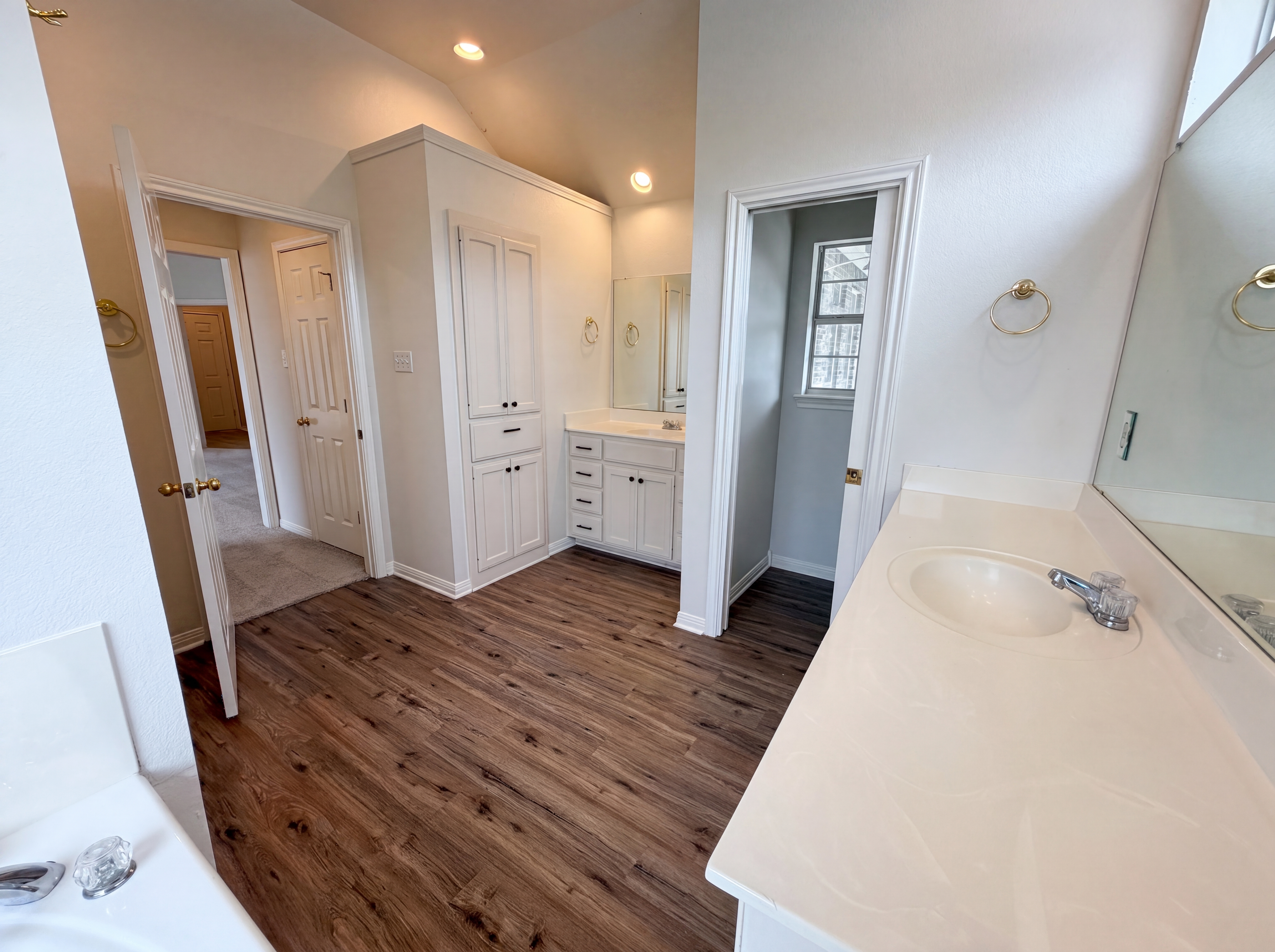 Photo 11 of 25 of 1226 Oakmanor Cir, Hewitt, TX