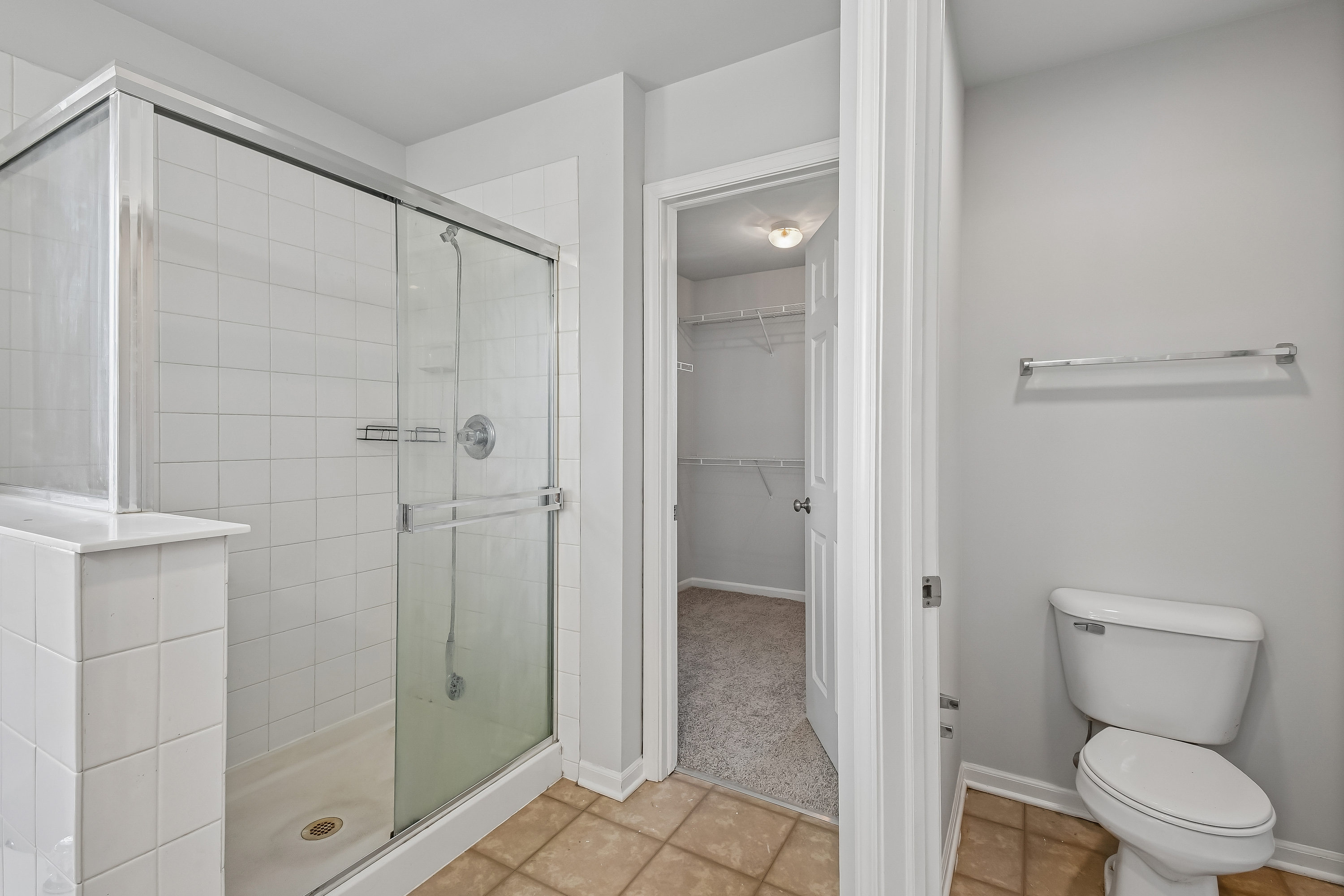 Photo 30 of 69 of 1409 Baltz Dr, Joliet, IL