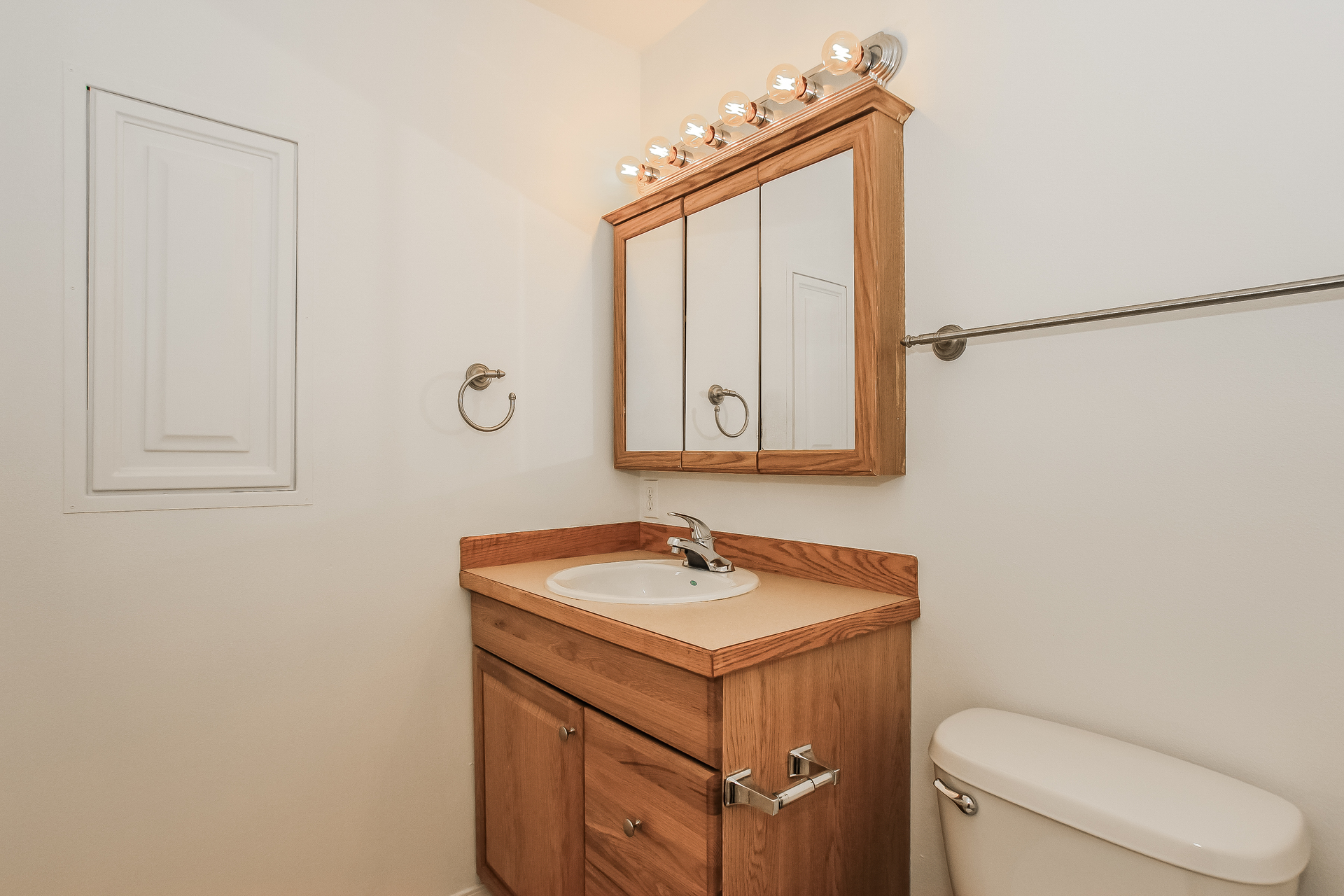 Photo 14 of 21 of 3311 New Hope Cir, Bremerton, WA