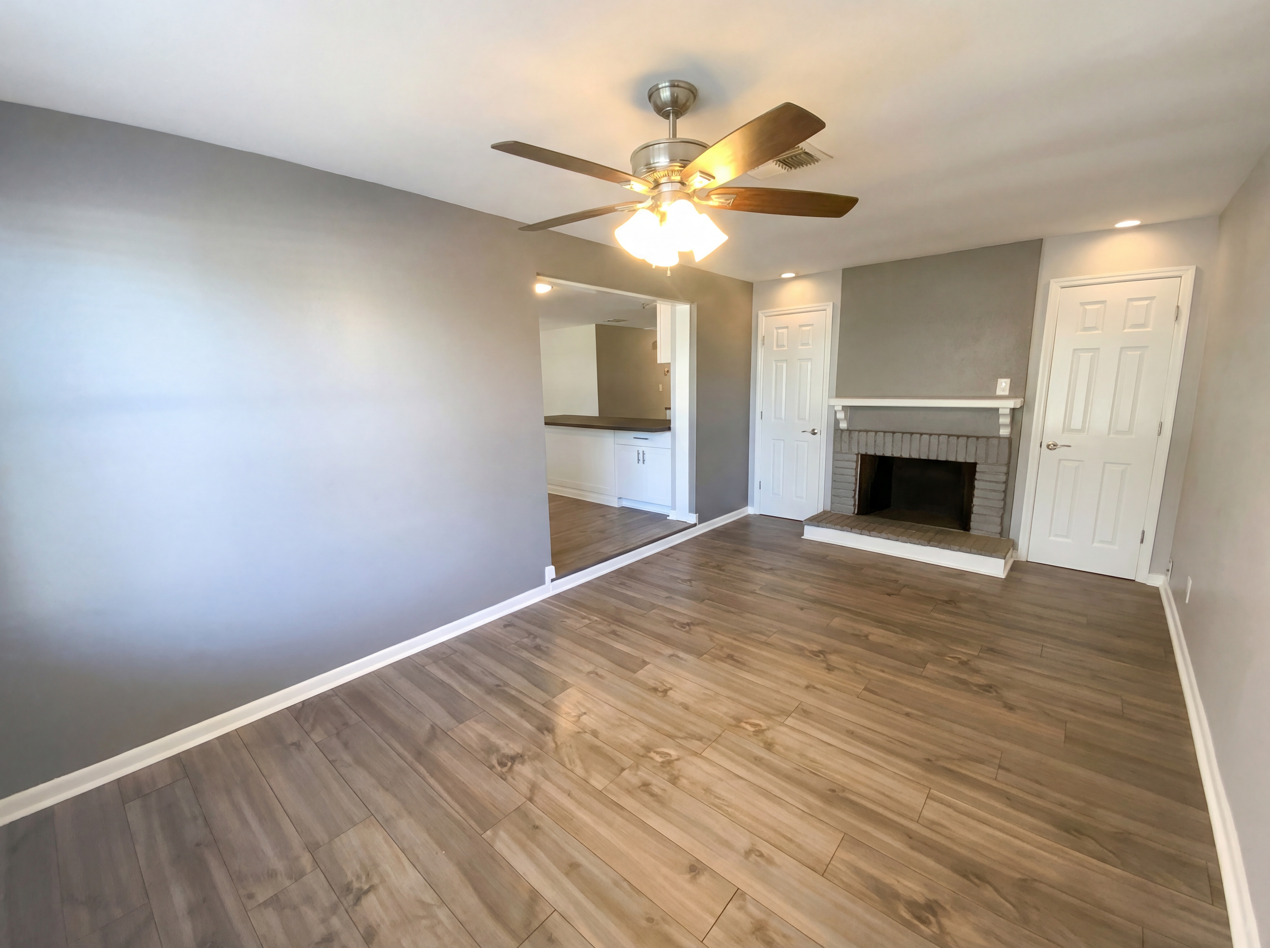 Photo 3 of 29 of 8632 94th St, Seminole, FL