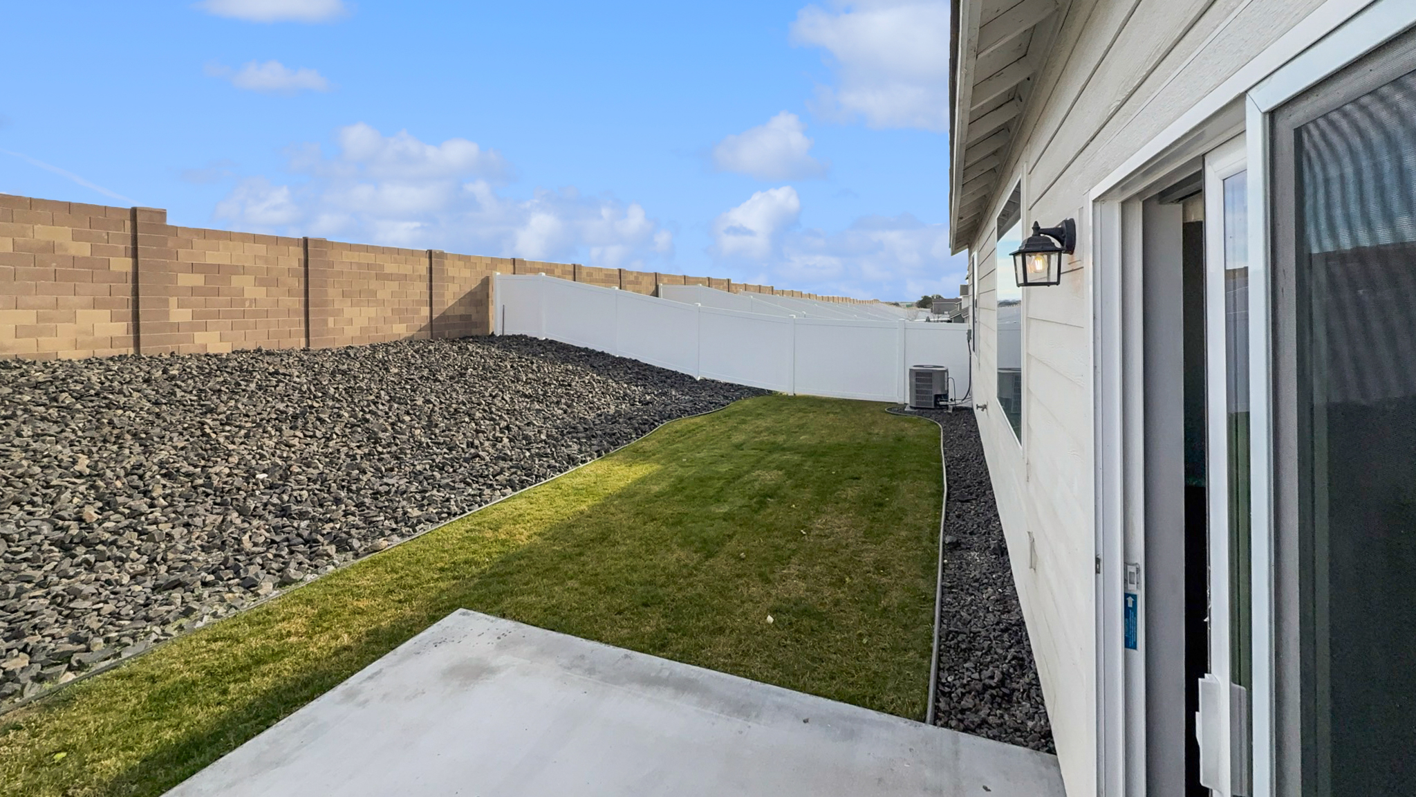 Photo 11 of 17 of 5419 Remington Dr, Pasco, WA